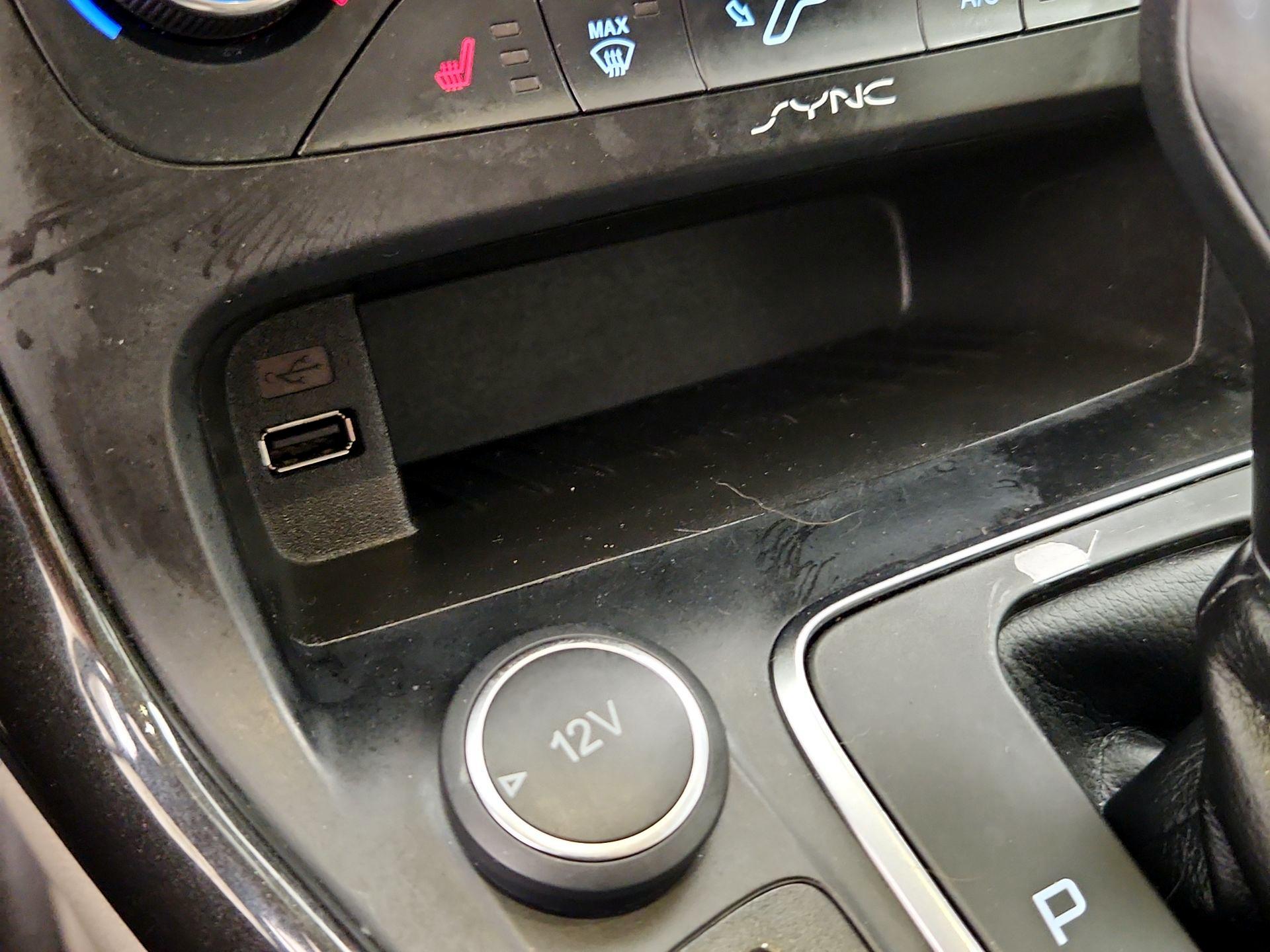 Thumbnail: 2016 Ford Focus - 19