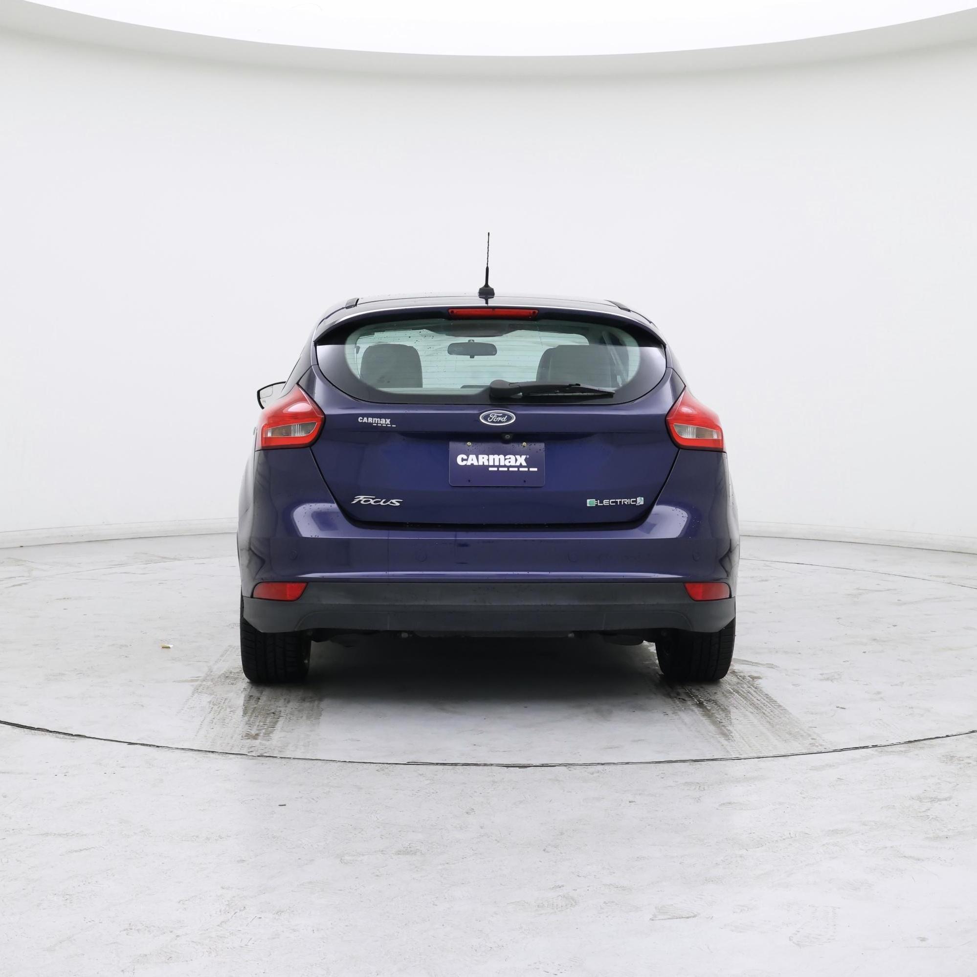 Thumbnail: 2016 Ford Focus - 6