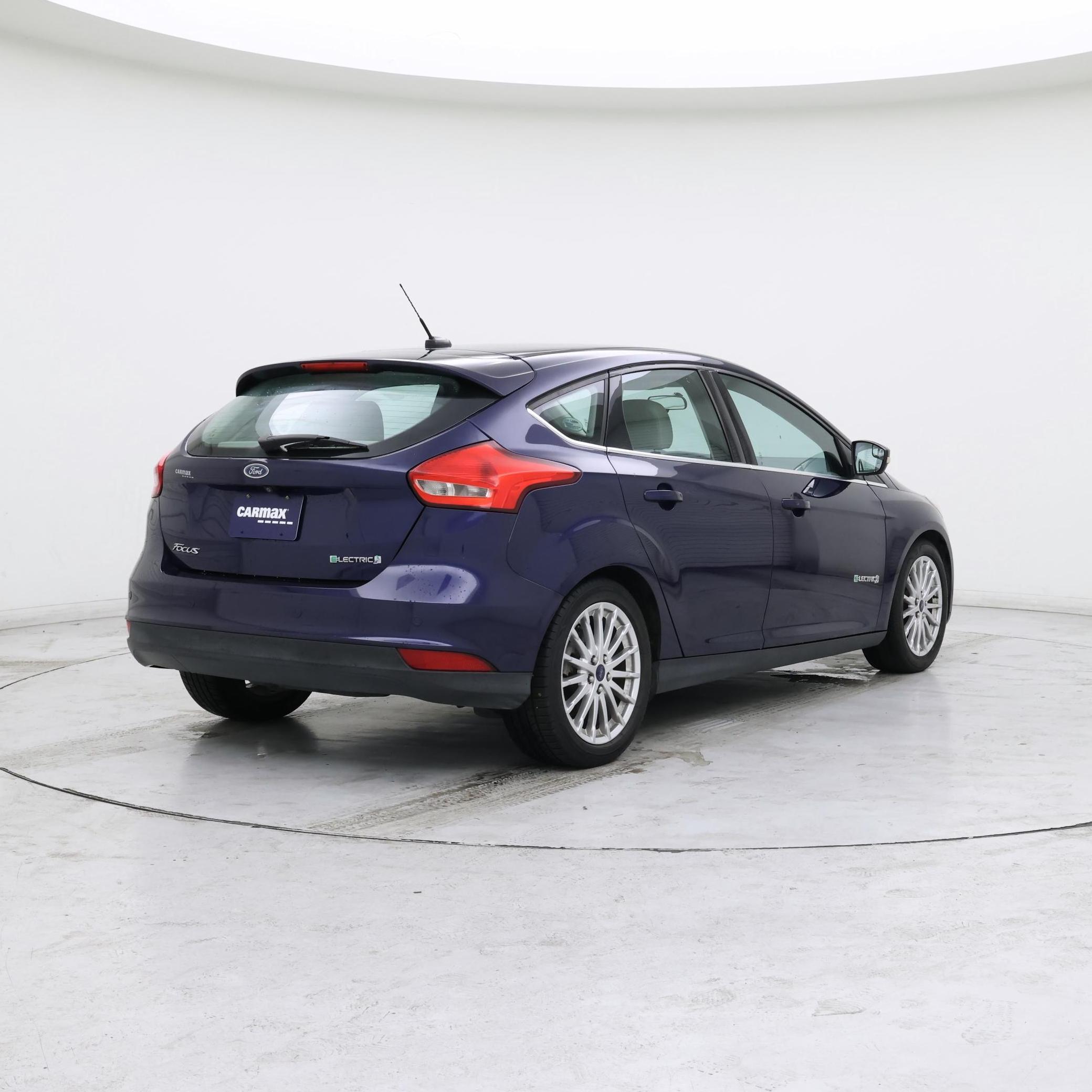 Thumbnail: 2016 Ford Focus - 8
