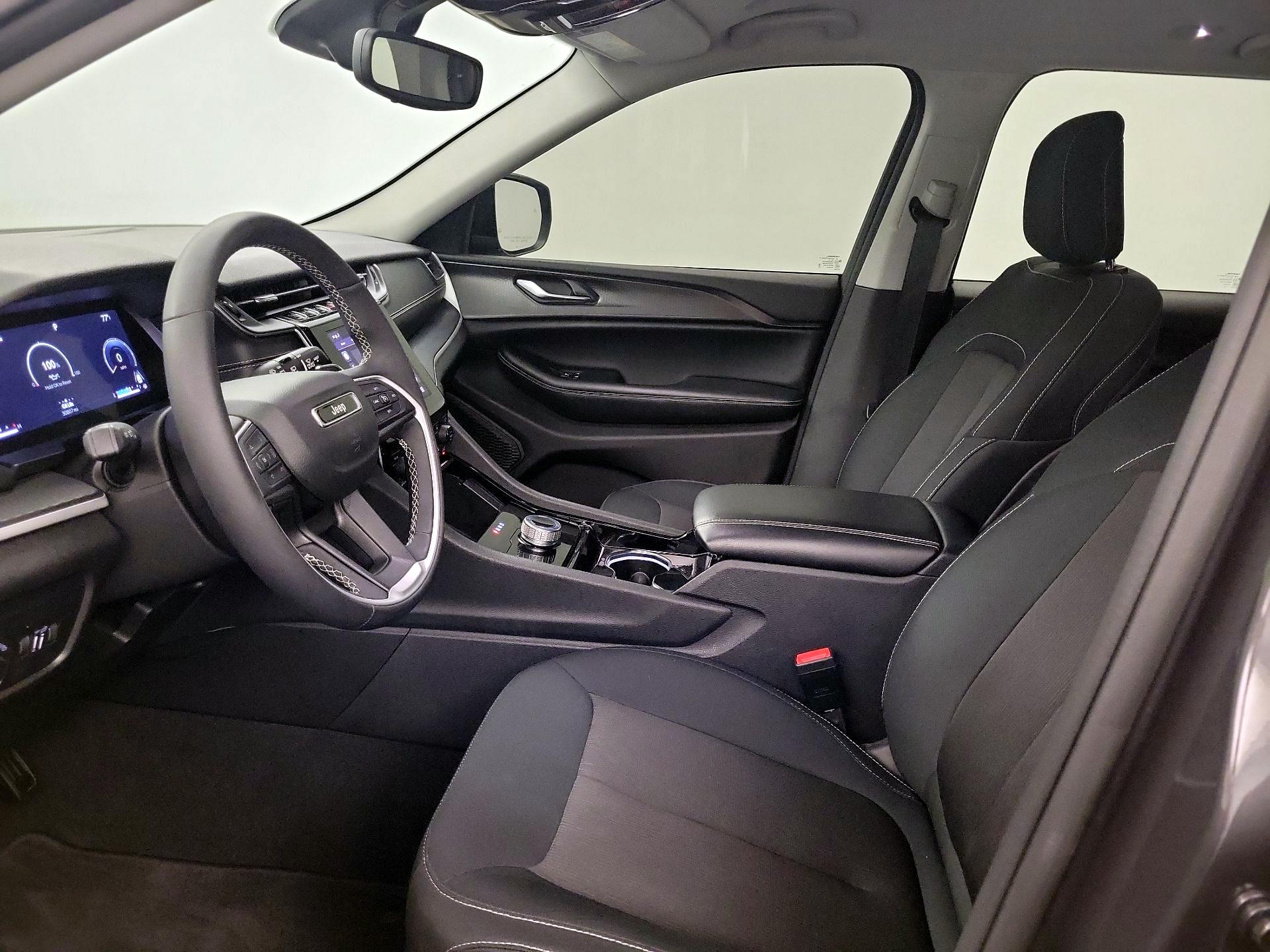 Thumbnail: 2023 Jeep Grand Cherokee - 11