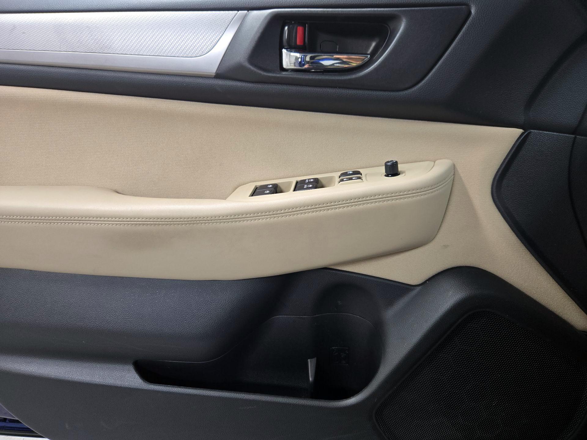 Thumbnail: 2015 Subaru Outback - 12