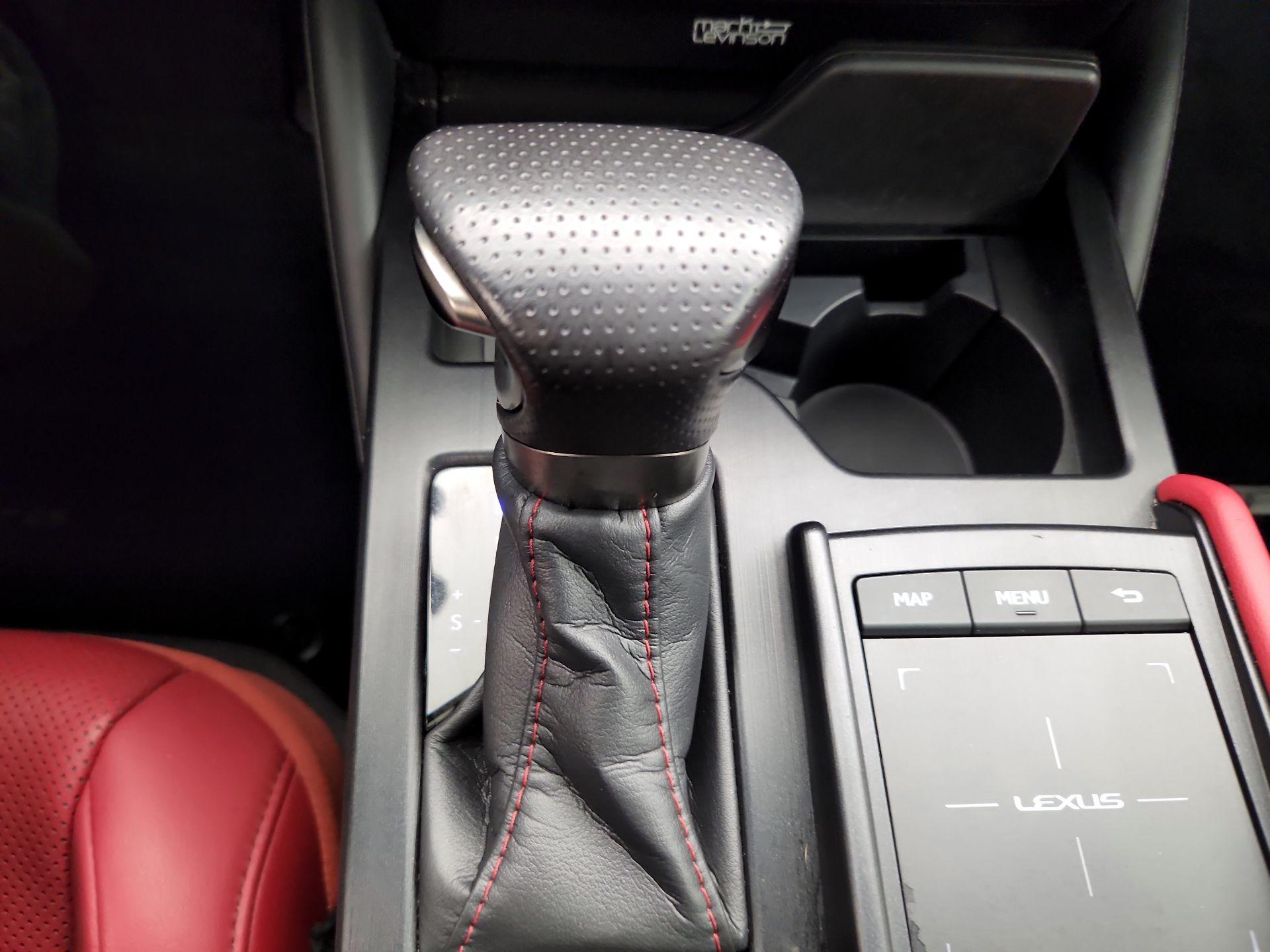 Thumbnail: 2021 Lexus ES - 18
