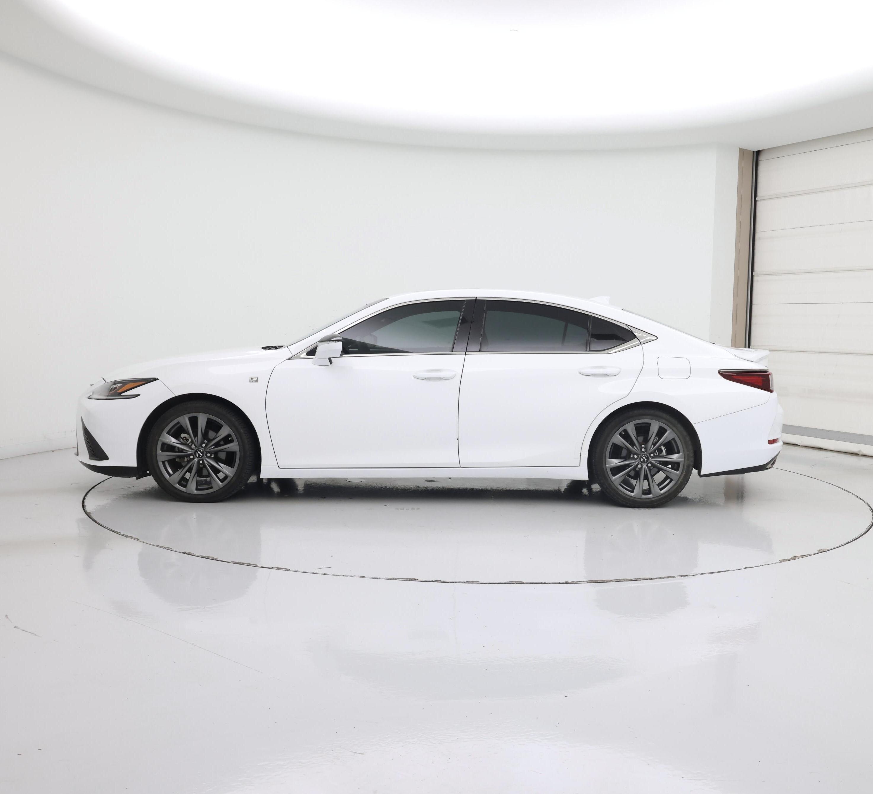 Thumbnail: 2021 Lexus ES - 3