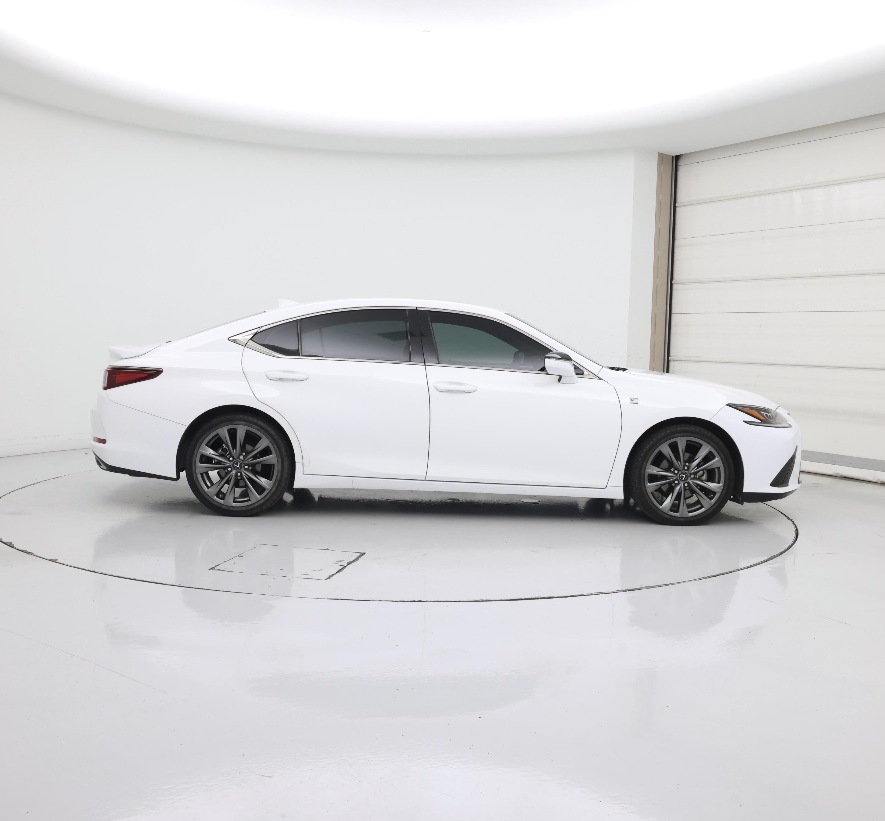Thumbnail: 2021 Lexus ES - 7