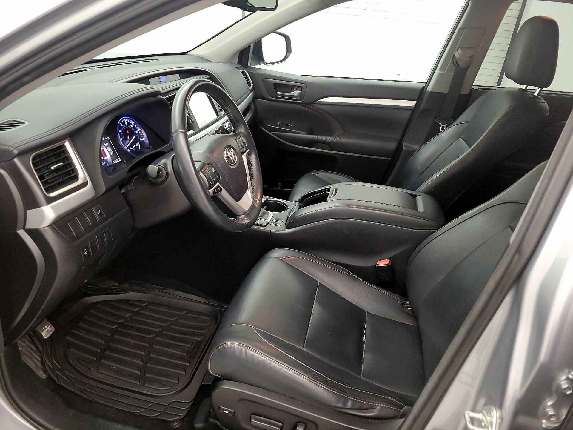 Thumbnail: 2015 Toyota Highlander - 11