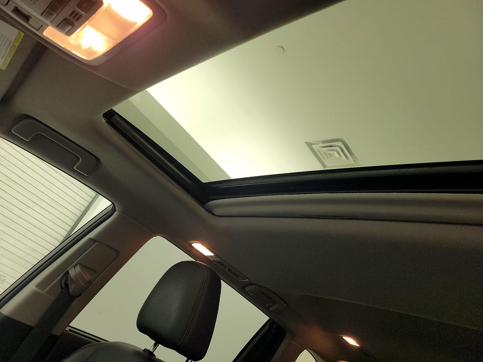 Thumbnail: 2015 Toyota Highlander - 20