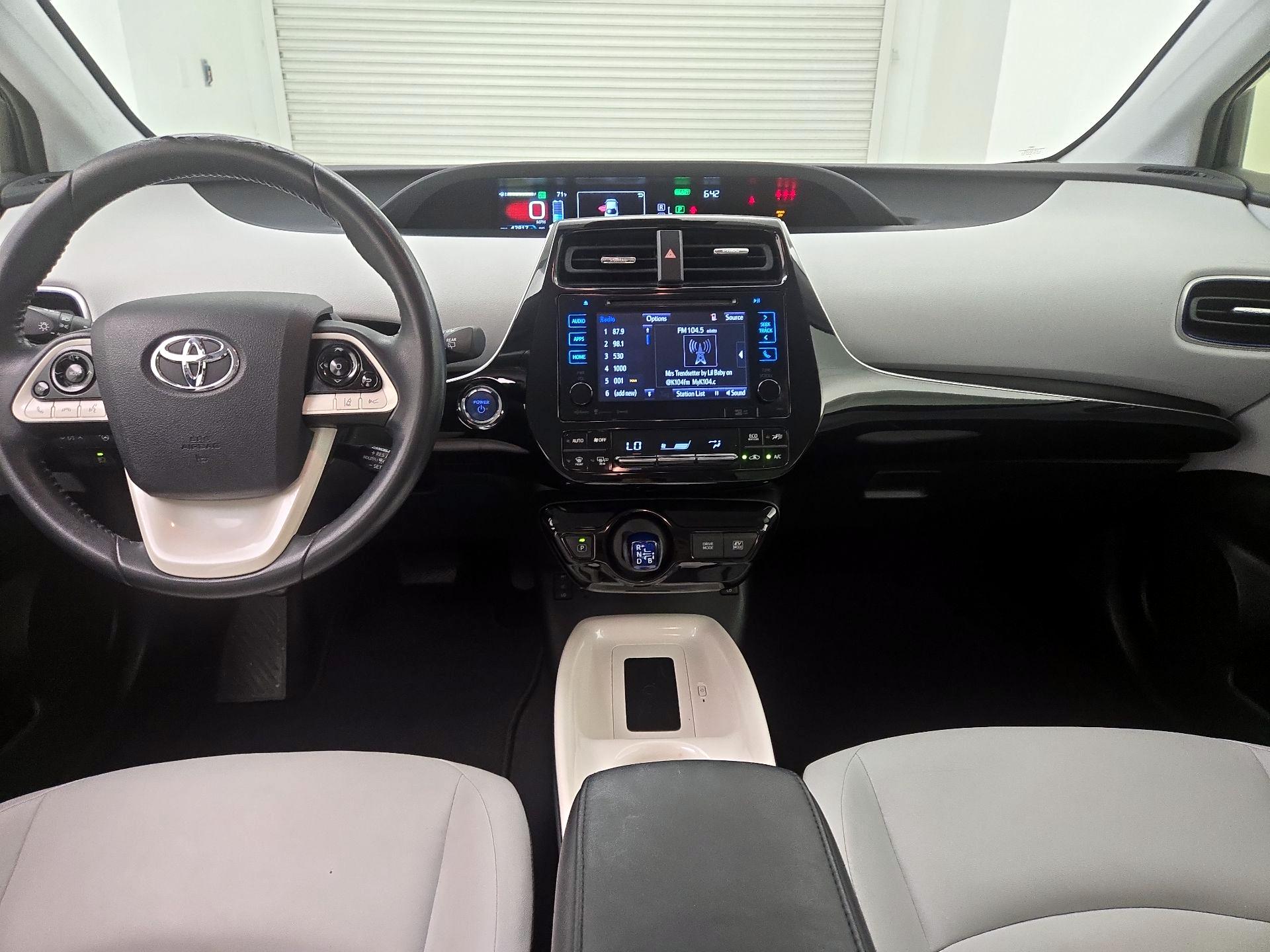 Thumbnail: 2017 Toyota Prius - 9