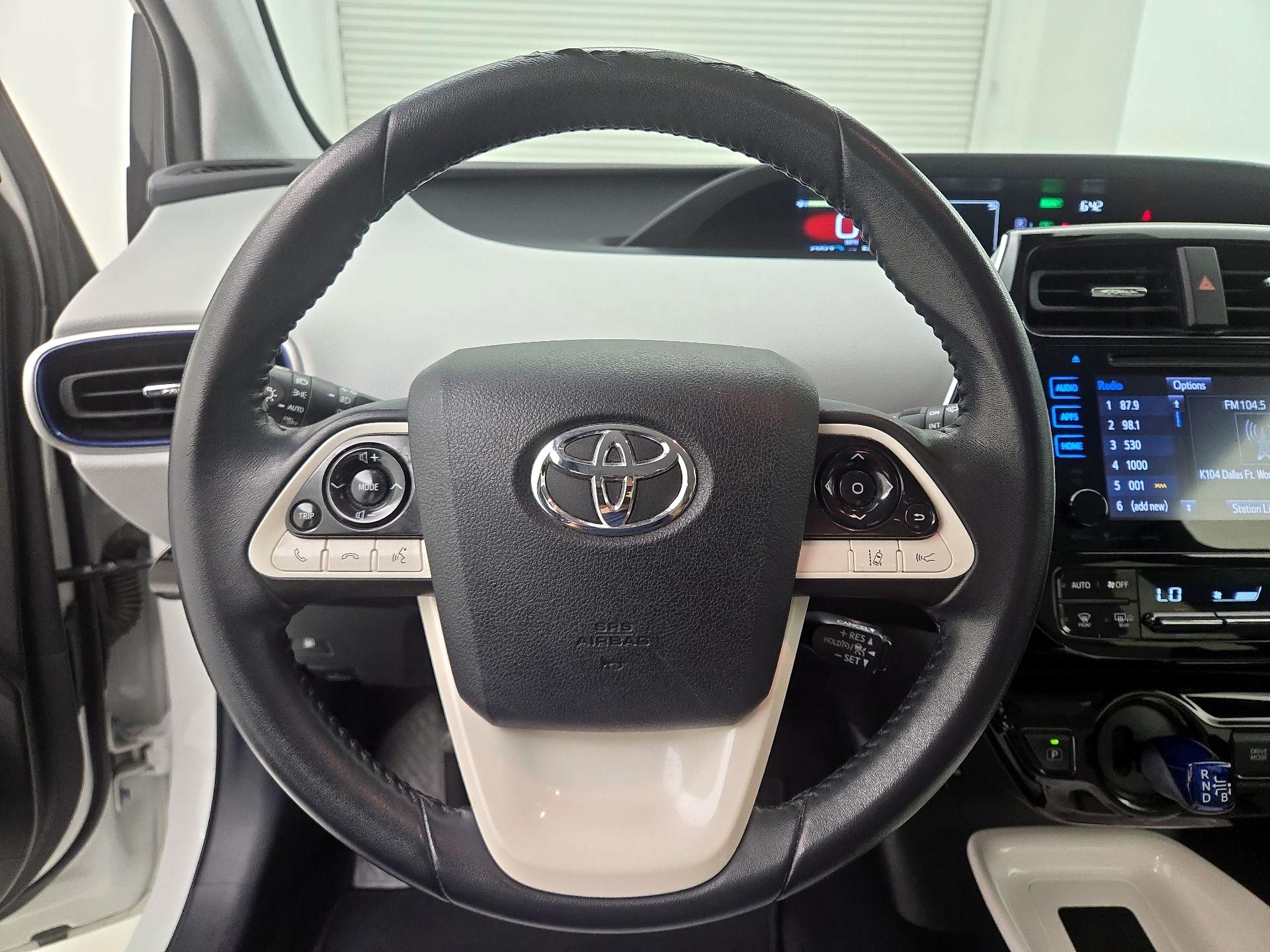 Thumbnail: 2017 Toyota Prius - 10