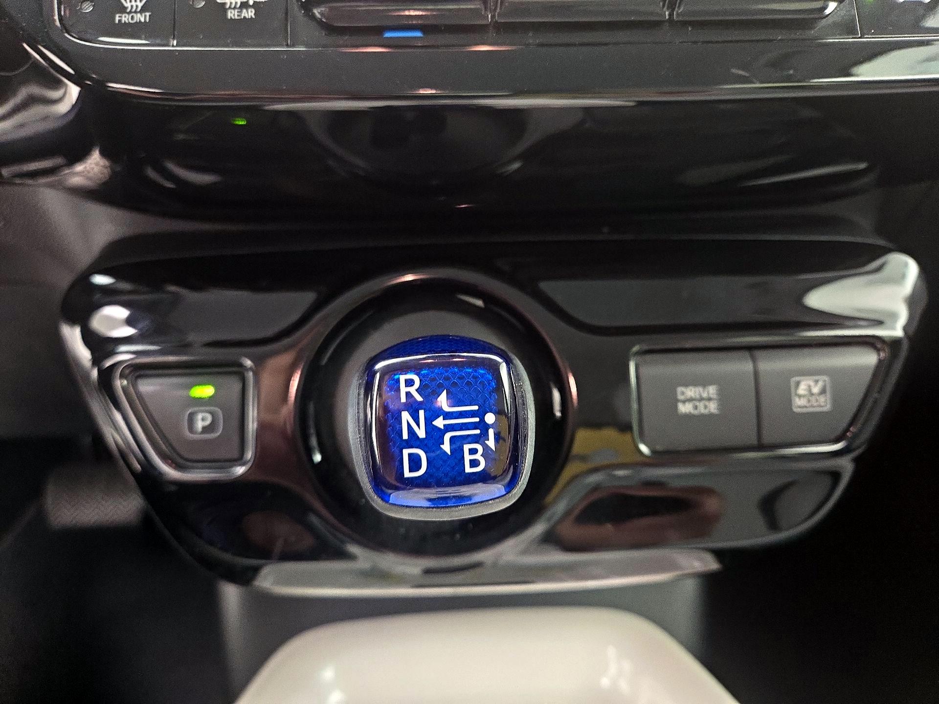 Thumbnail: 2017 Toyota Prius - 18