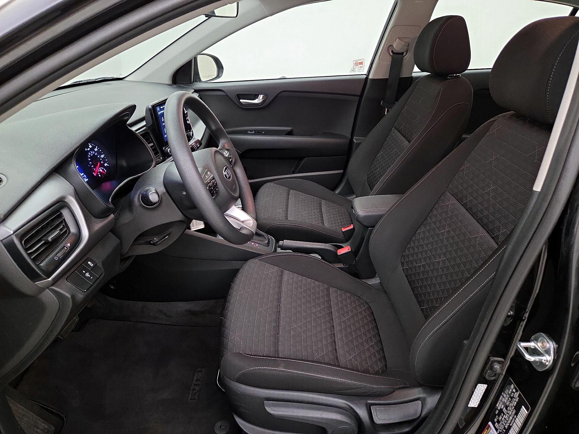 Thumbnail: 2021 Kia Rio - 11