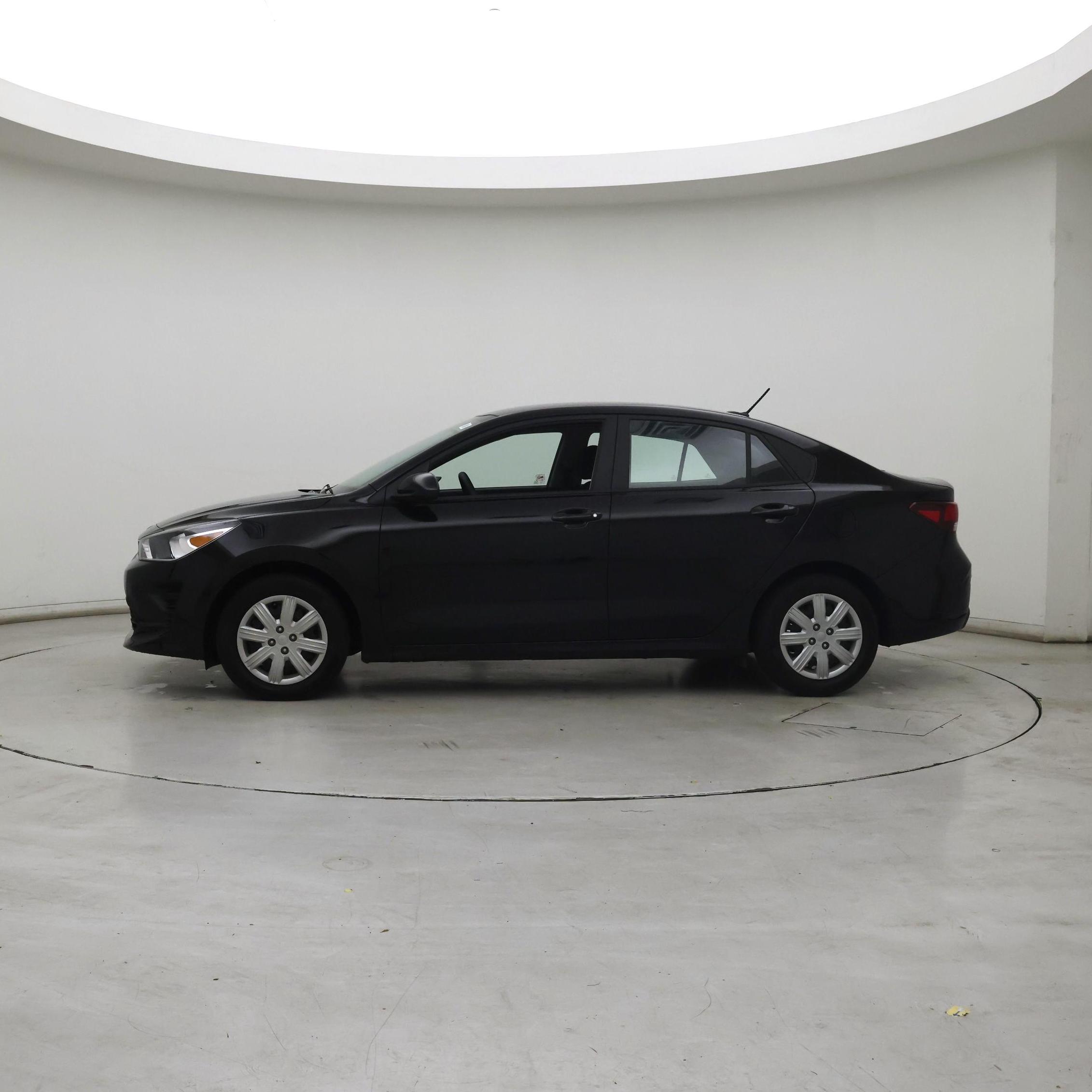 Thumbnail: 2021 Kia Rio - 3