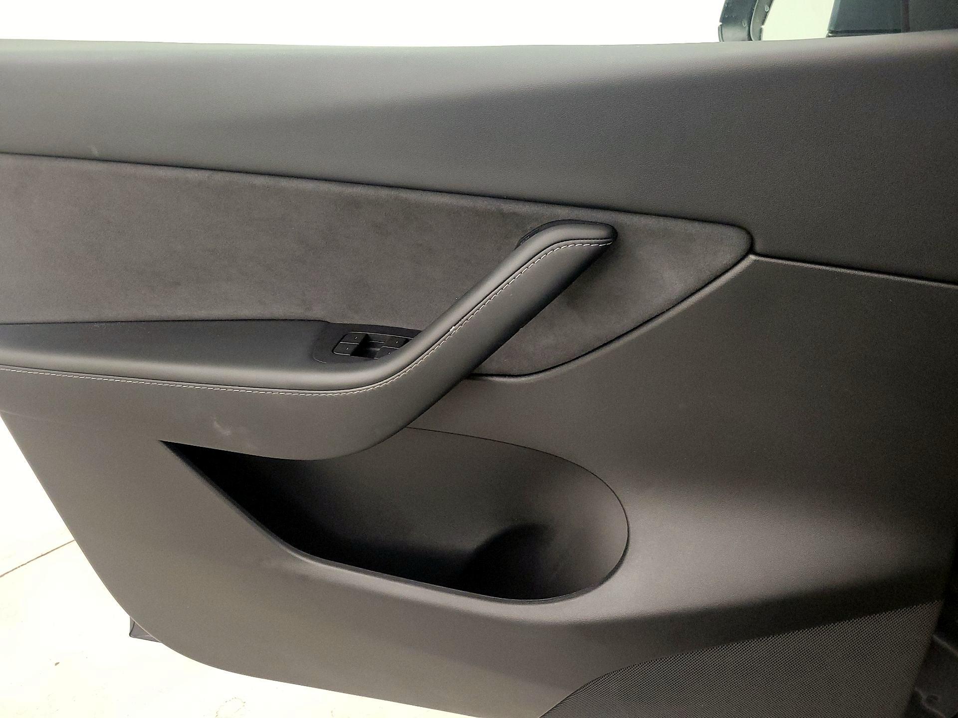 Thumbnail: 2022 Tesla Model Y - 12