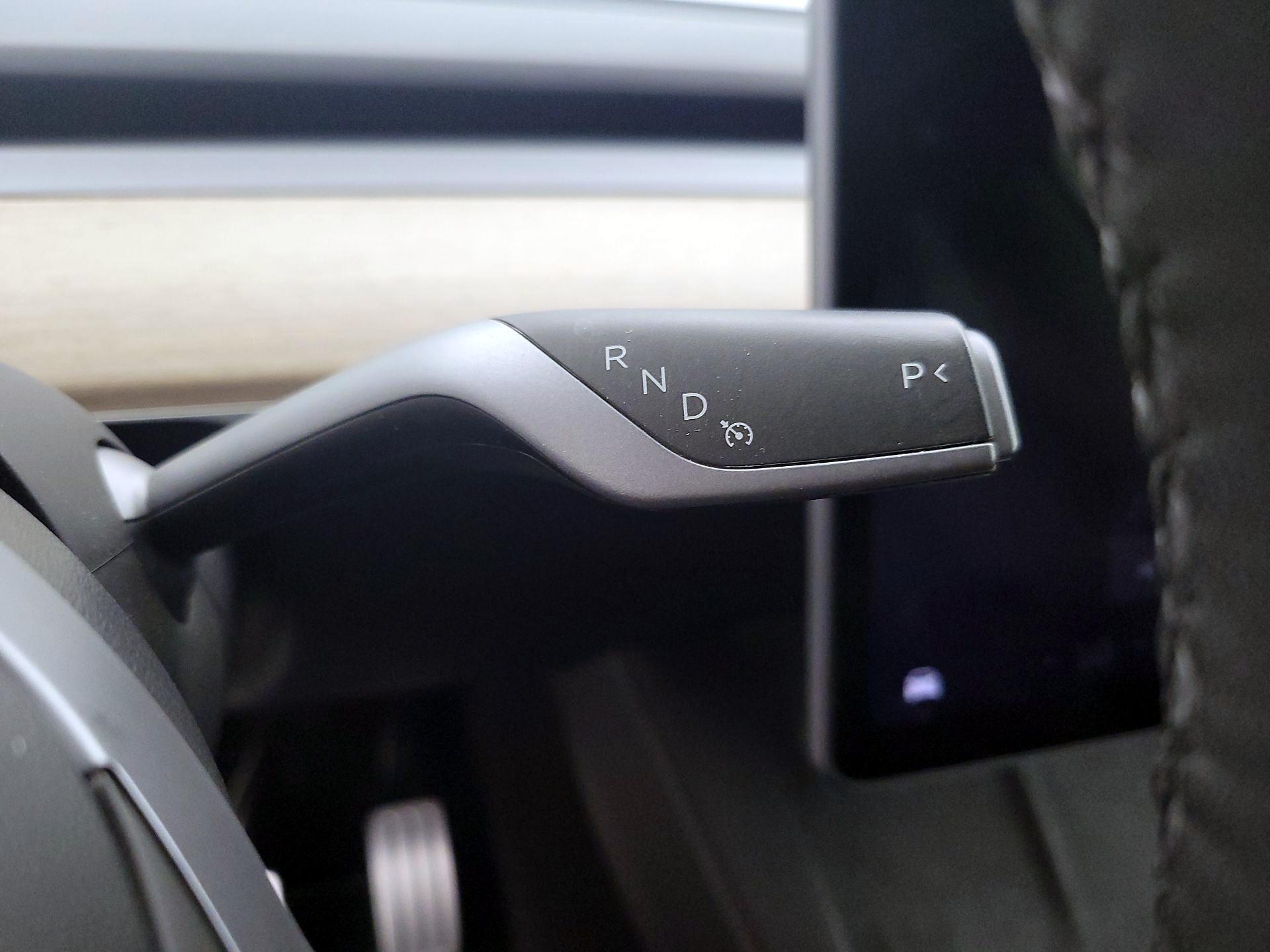 Thumbnail: 2022 Tesla Model Y - 17