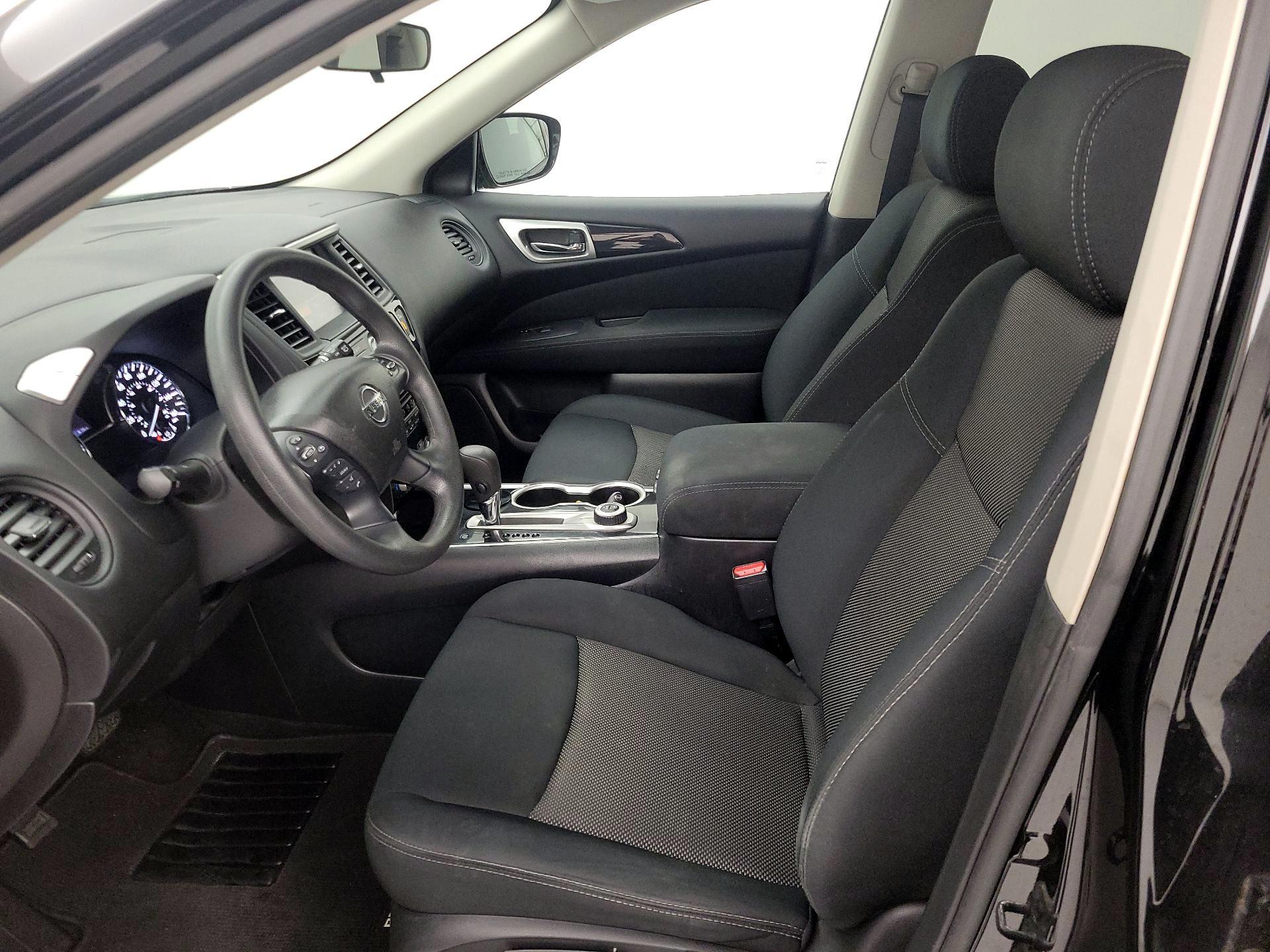 Thumbnail: 2017 Nissan Pathfinder - 11