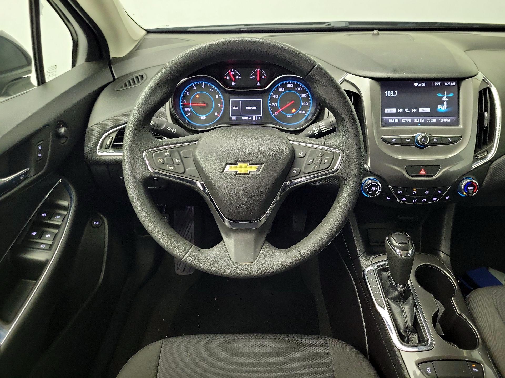 Thumbnail: 2017 Chevrolet Cruze - 10