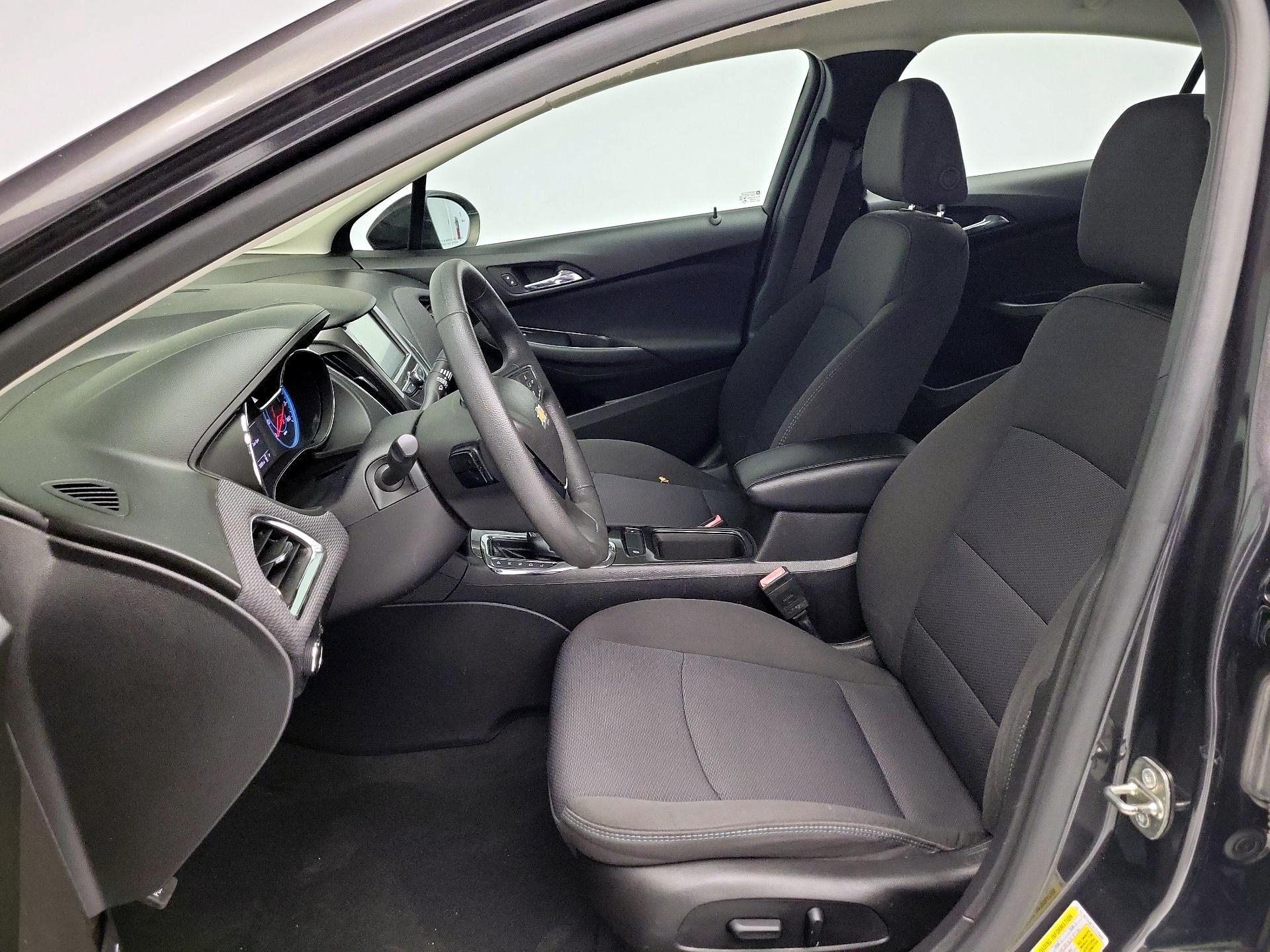 Thumbnail: 2017 Chevrolet Cruze - 11