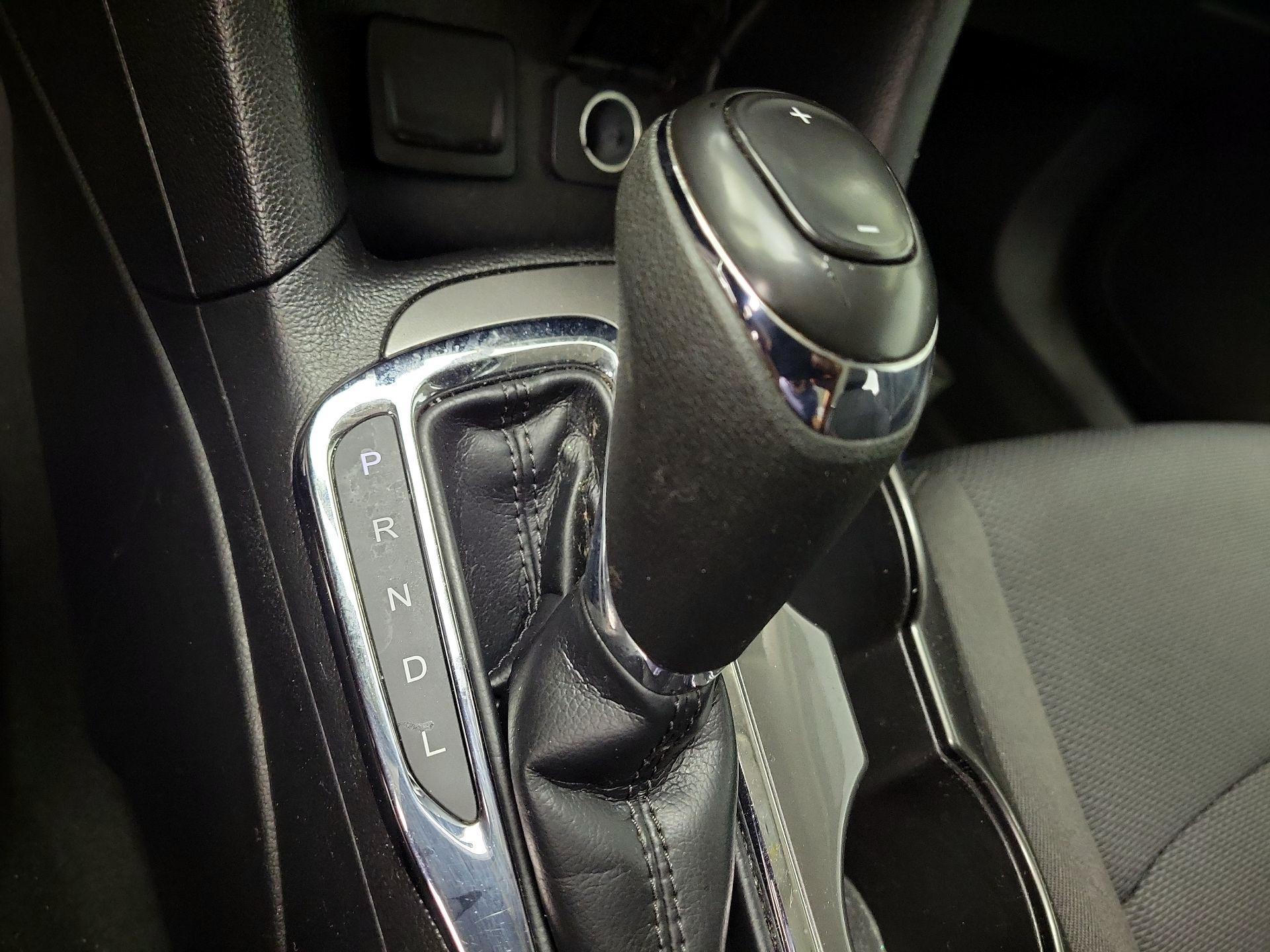 Thumbnail: 2017 Chevrolet Cruze - 17