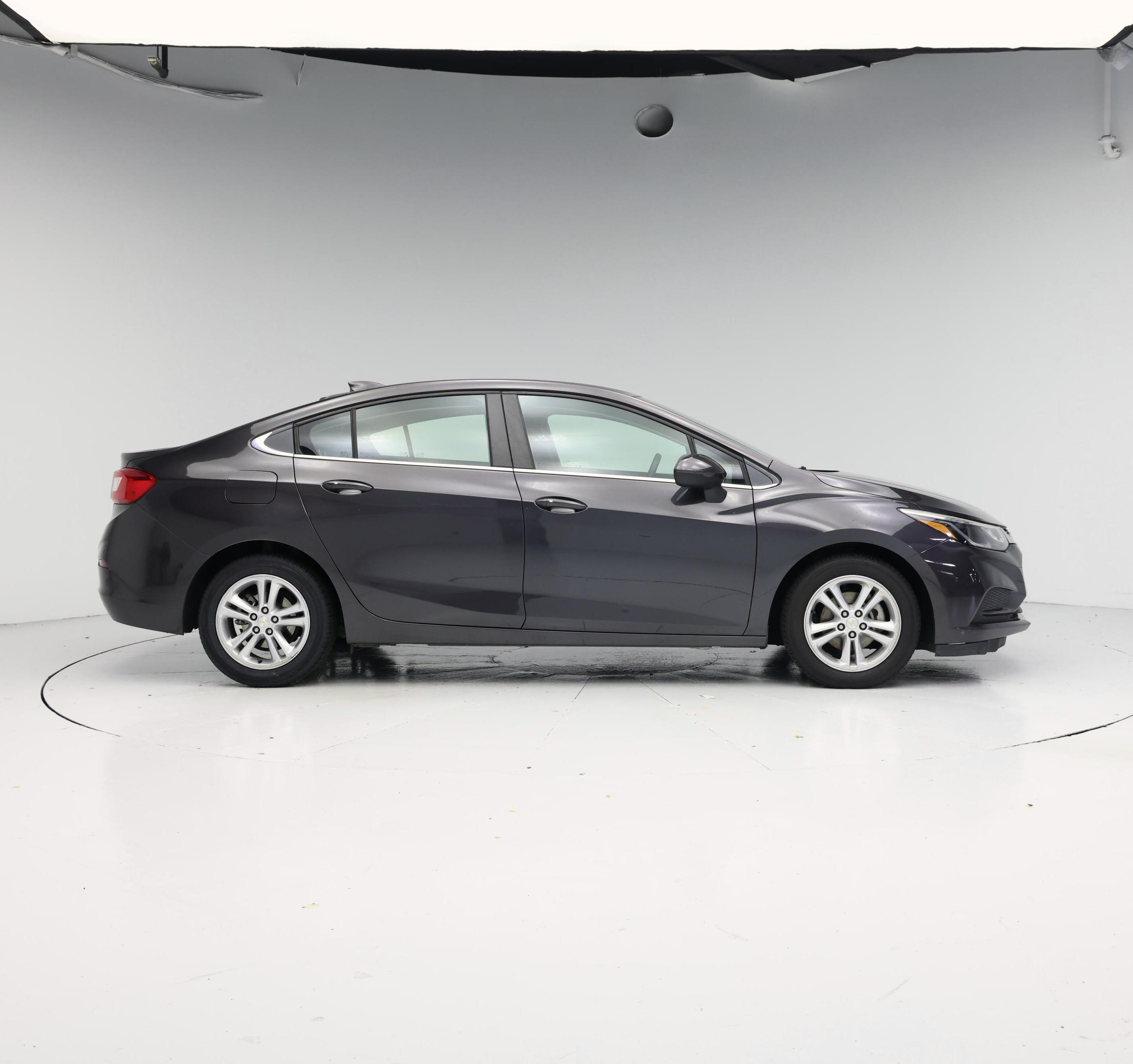 Thumbnail: 2017 Chevrolet Cruze - 7