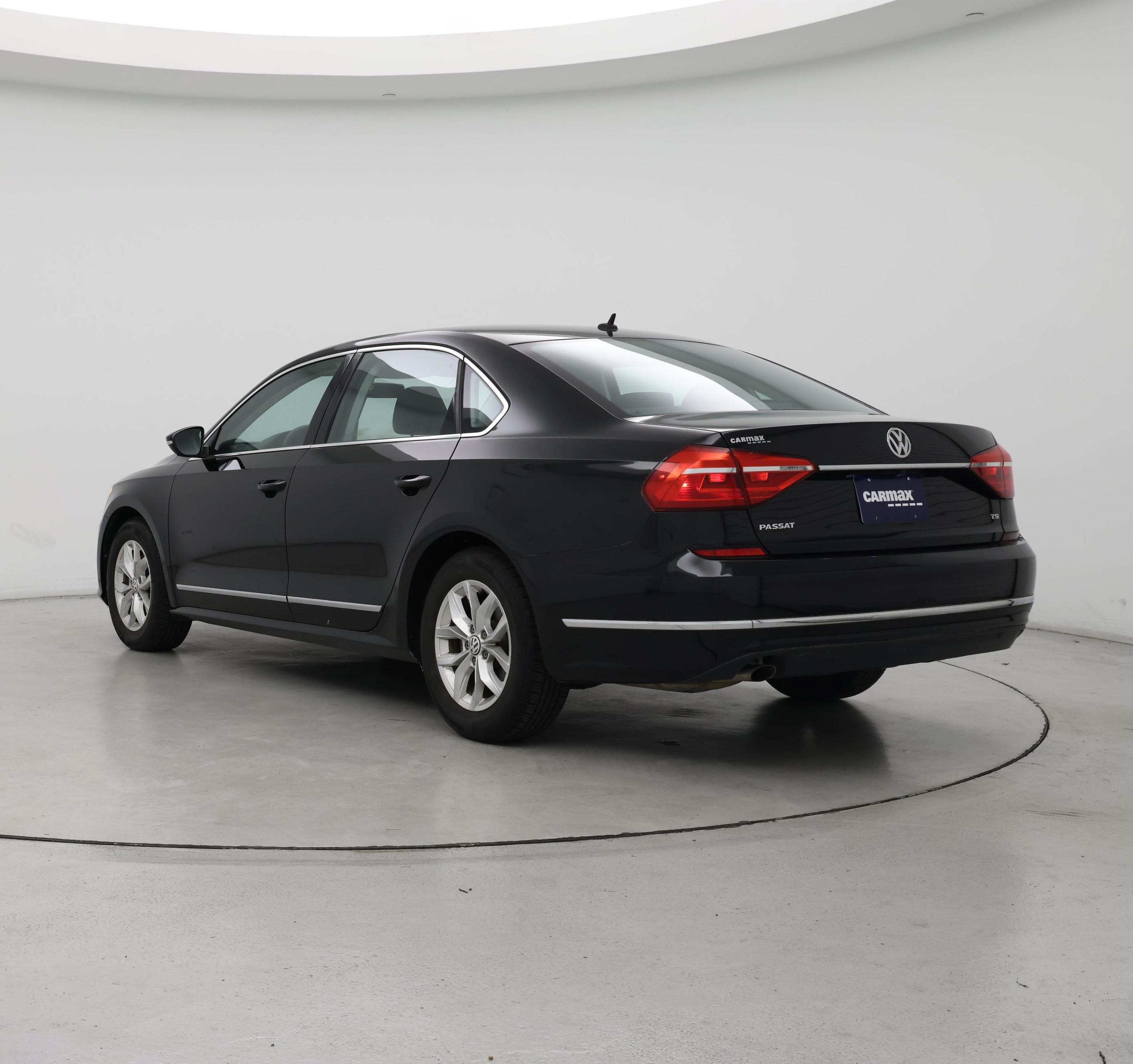 Thumbnail: 2016 Volkswagen Passat - 2