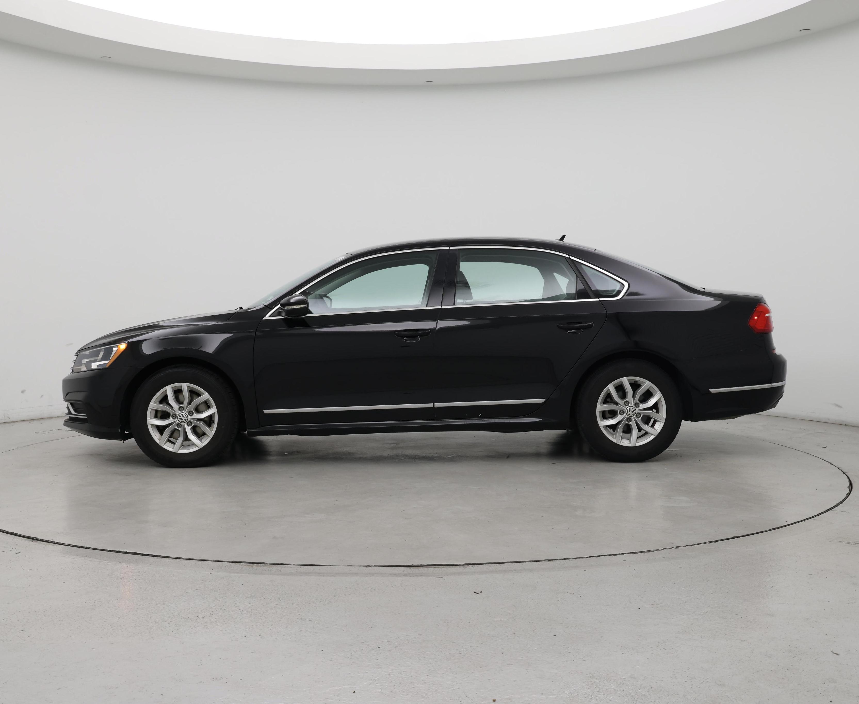 Thumbnail: 2016 Volkswagen Passat - 3