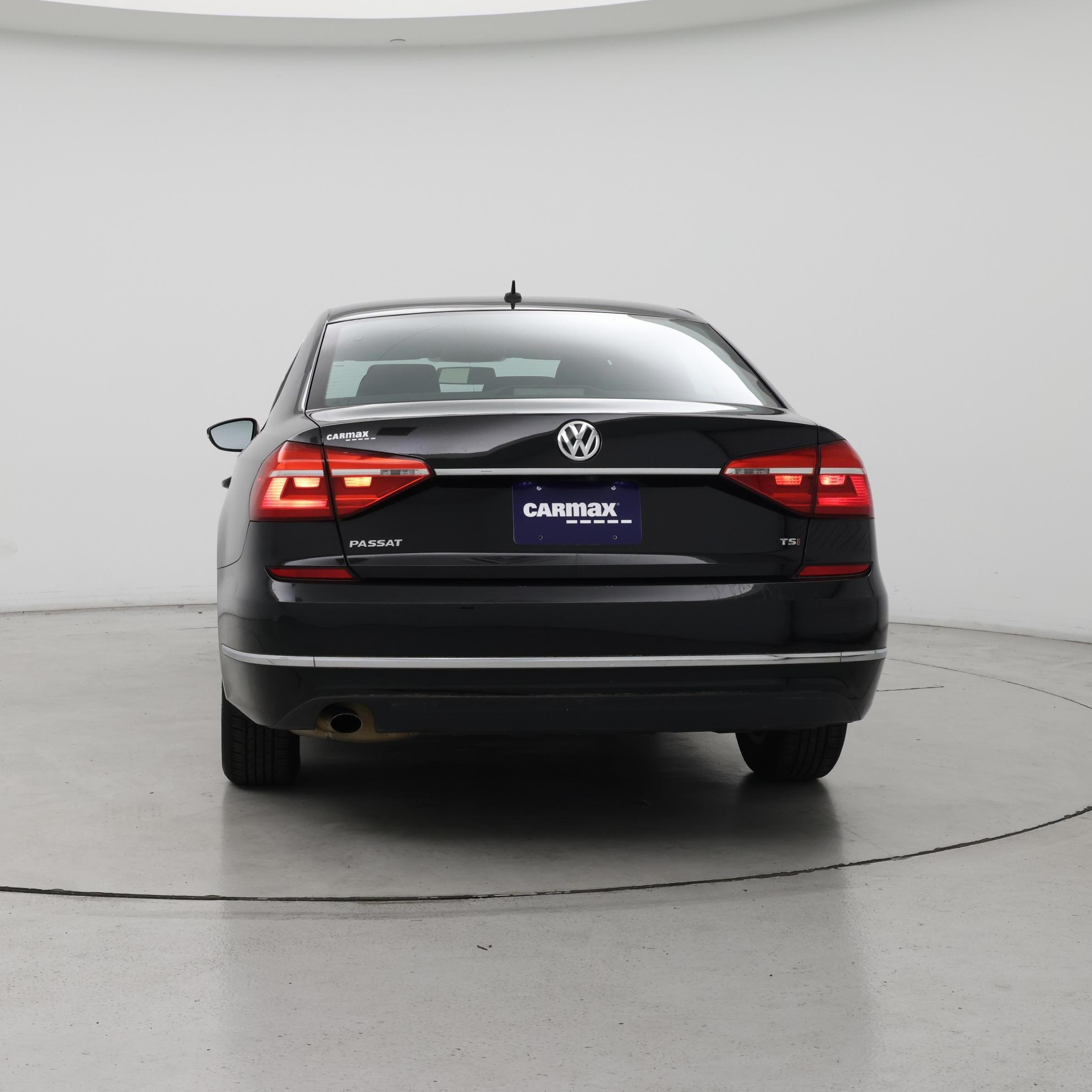 Thumbnail: 2016 Volkswagen Passat - 6