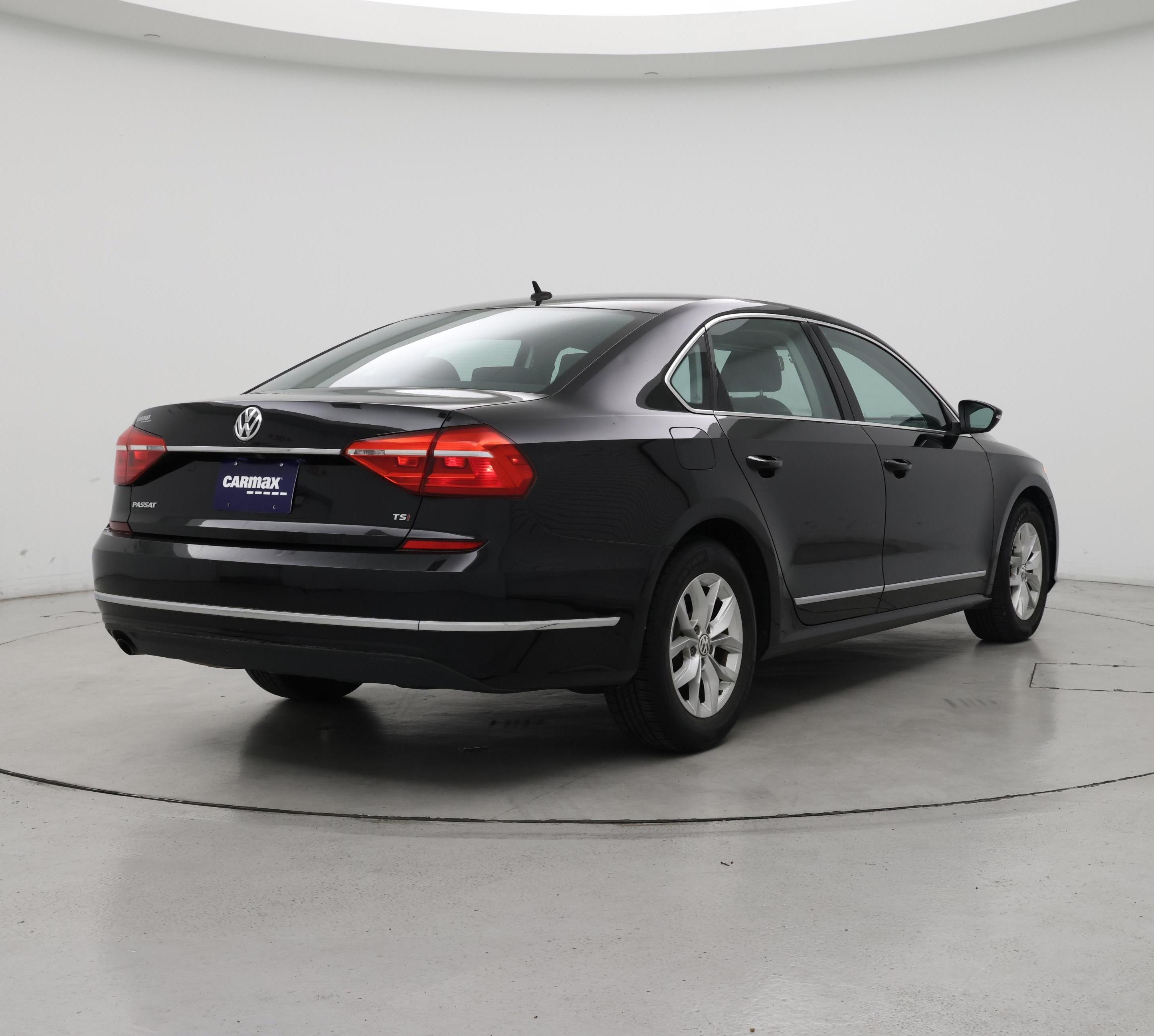 Thumbnail: 2016 Volkswagen Passat - 8