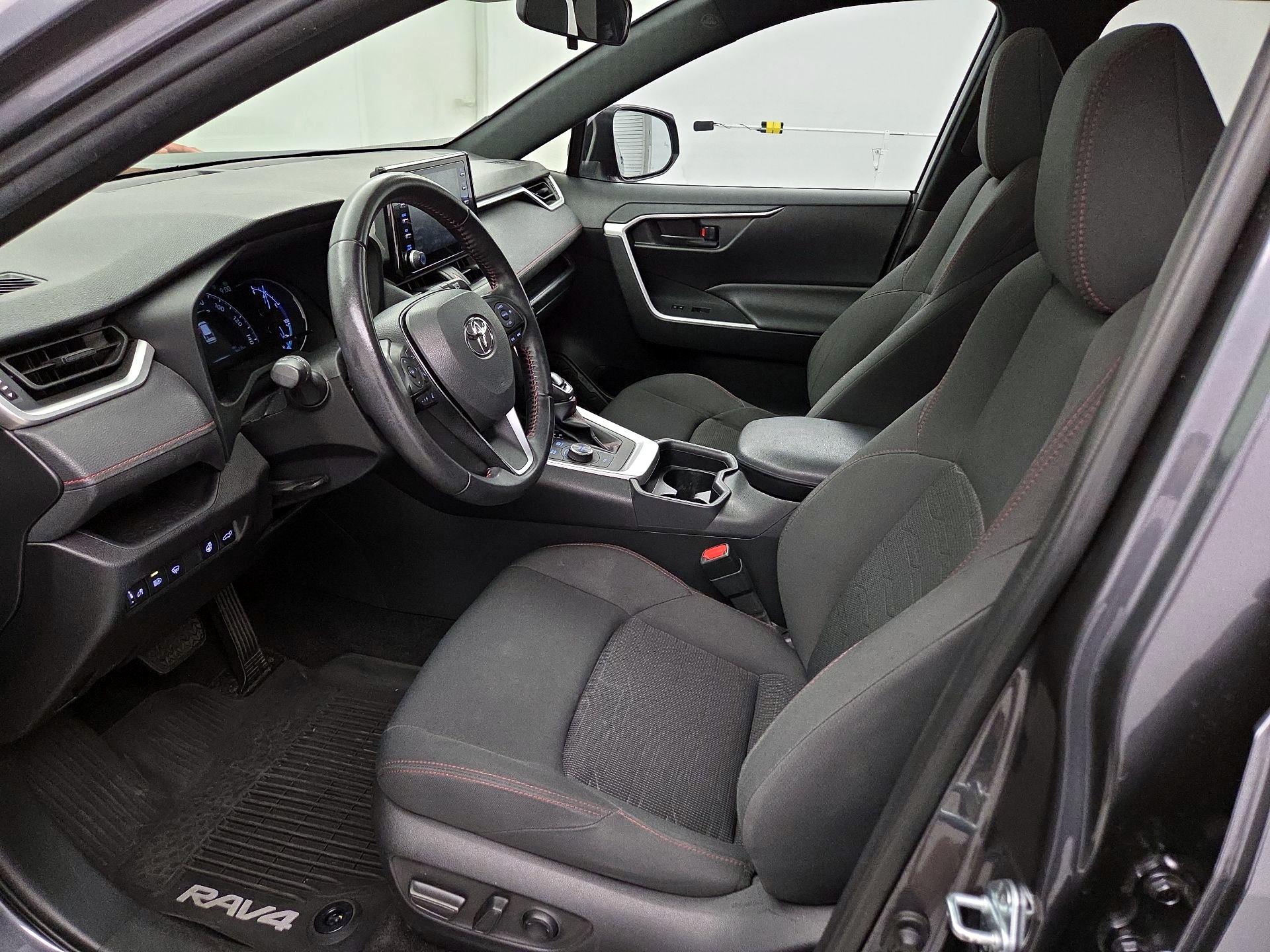 Thumbnail: 2021 Toyota RAV4 - 11