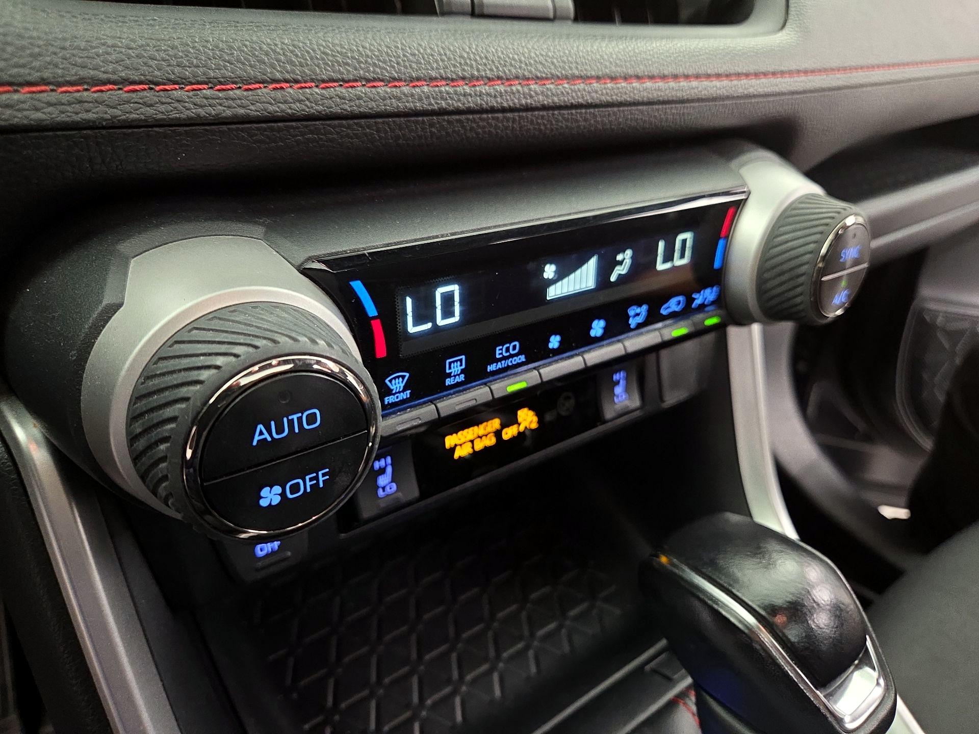 Thumbnail: 2021 Toyota RAV4 - 16