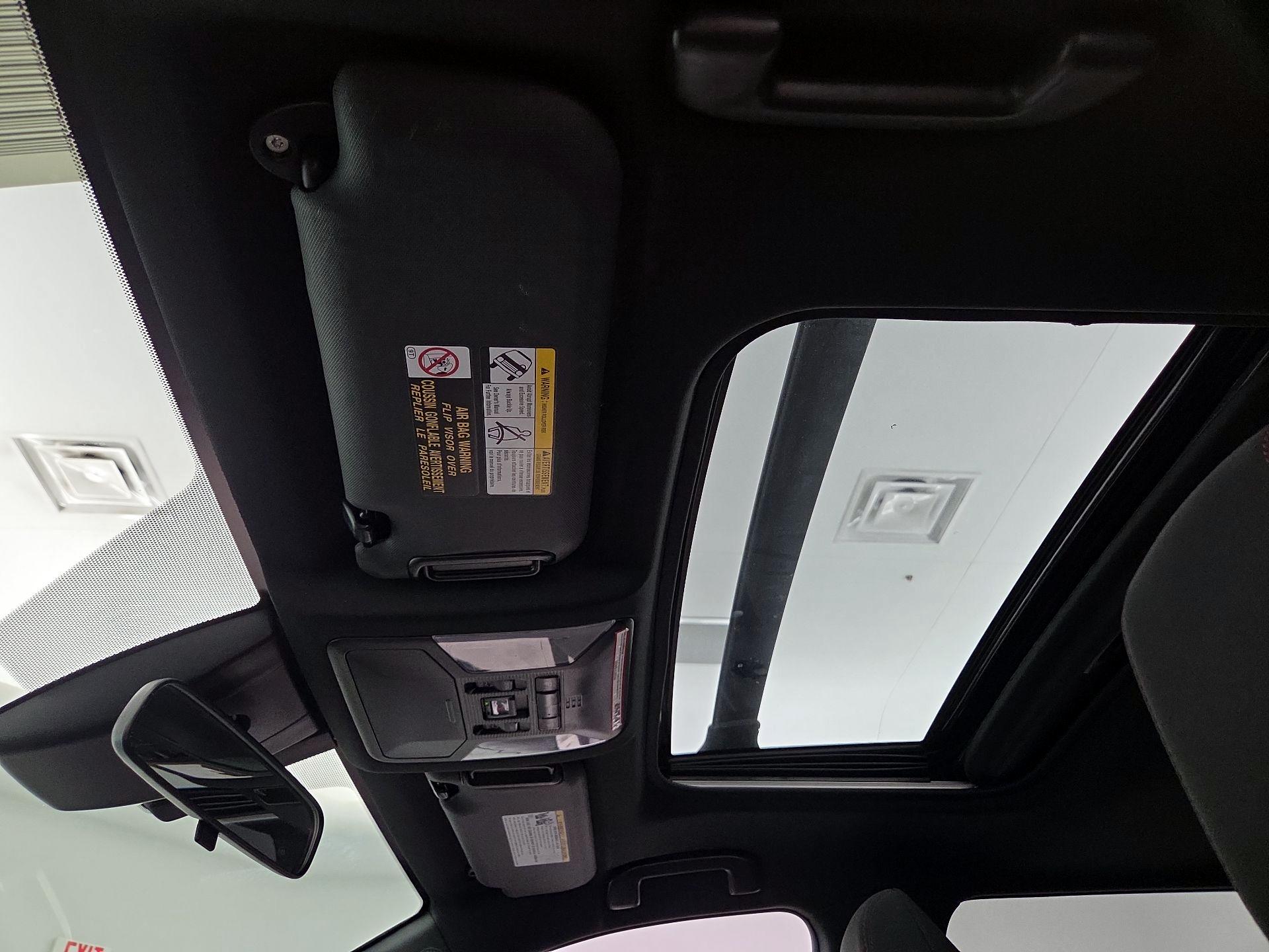 Thumbnail: 2021 Toyota RAV4 - 19