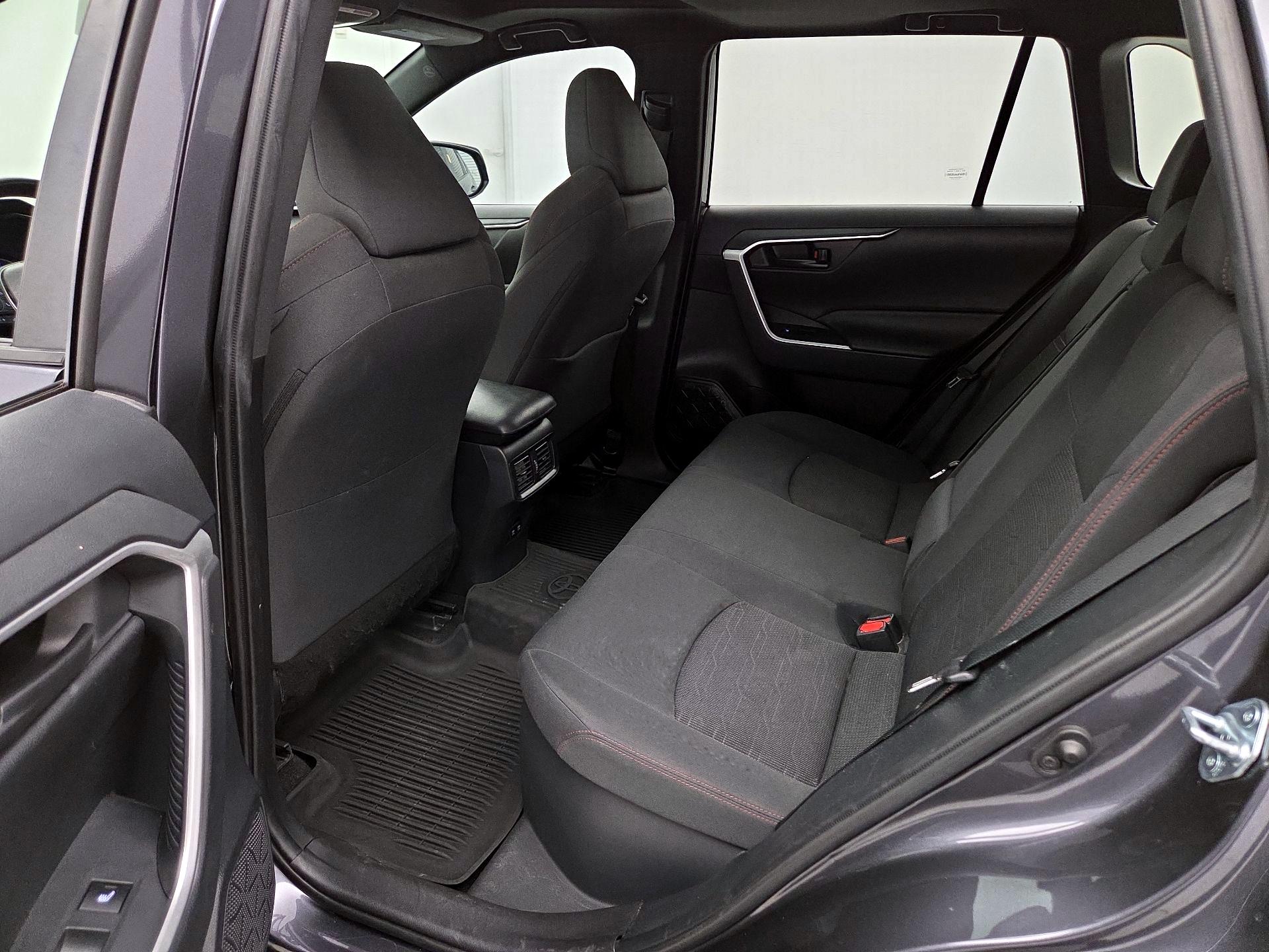 Thumbnail: 2021 Toyota RAV4 - 20