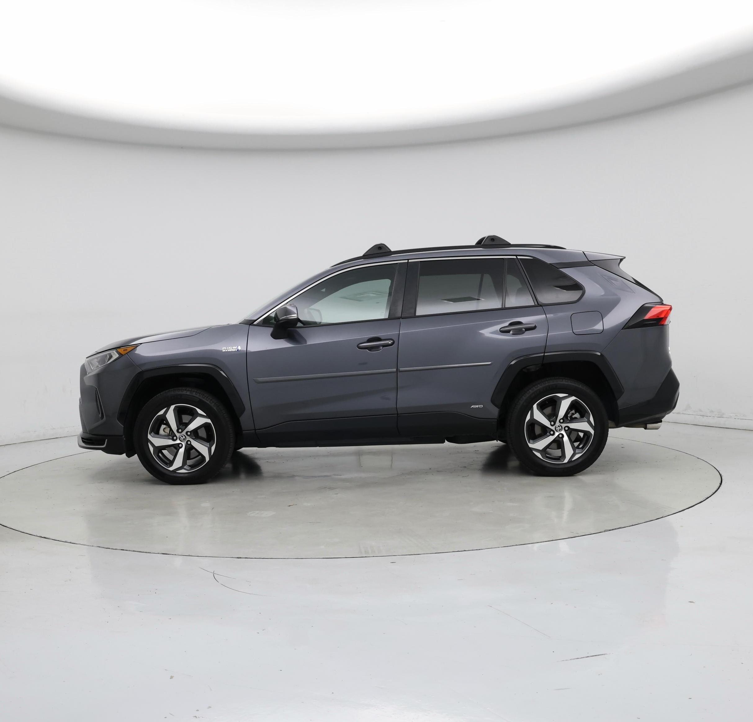 Thumbnail: 2021 Toyota RAV4 - 3