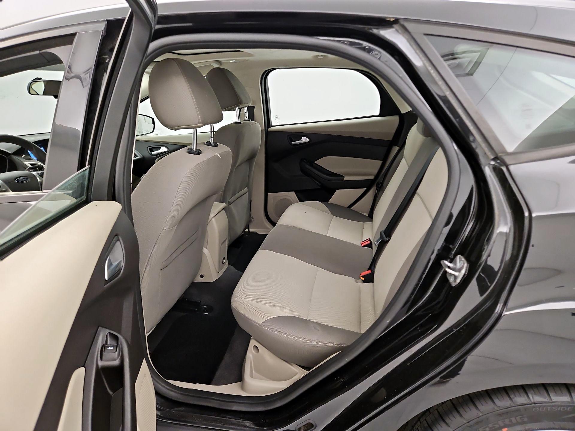 Thumbnail: 2014 Ford Focus - 16