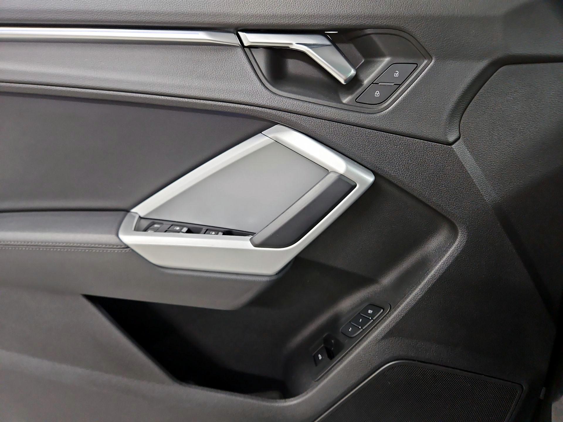 Thumbnail: 2022 Audi Q3 - 12