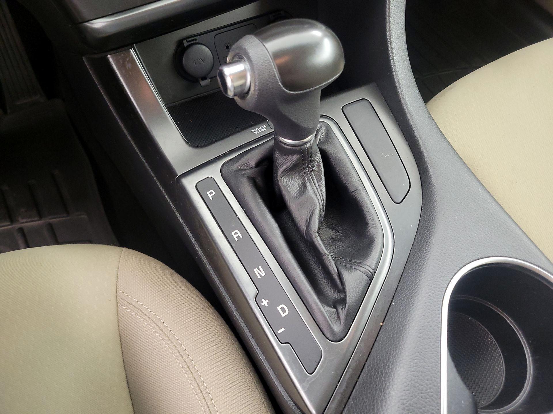 Thumbnail: 2015 Kia Optima - 16