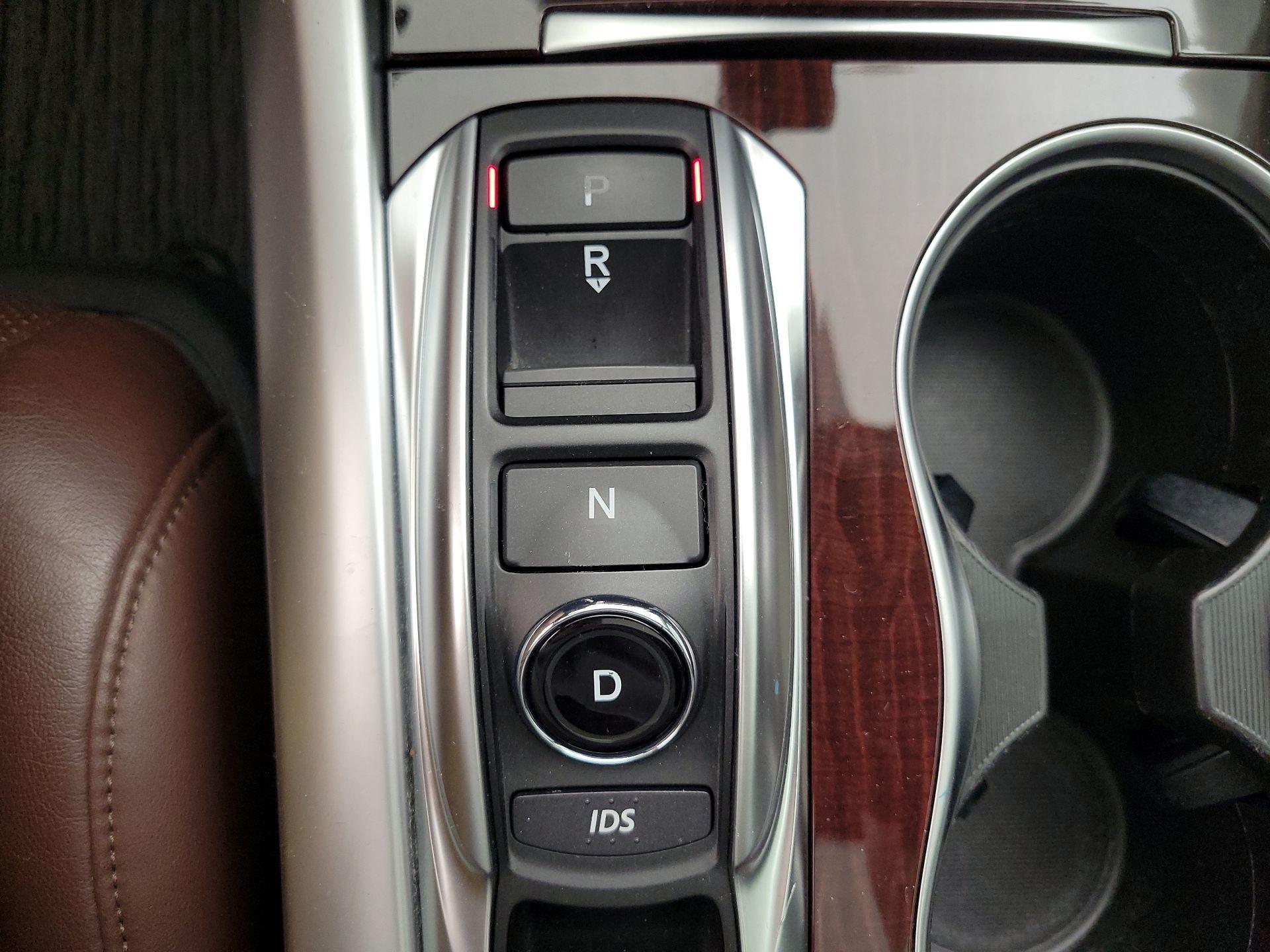 Thumbnail: 2015 Acura TLX - 18