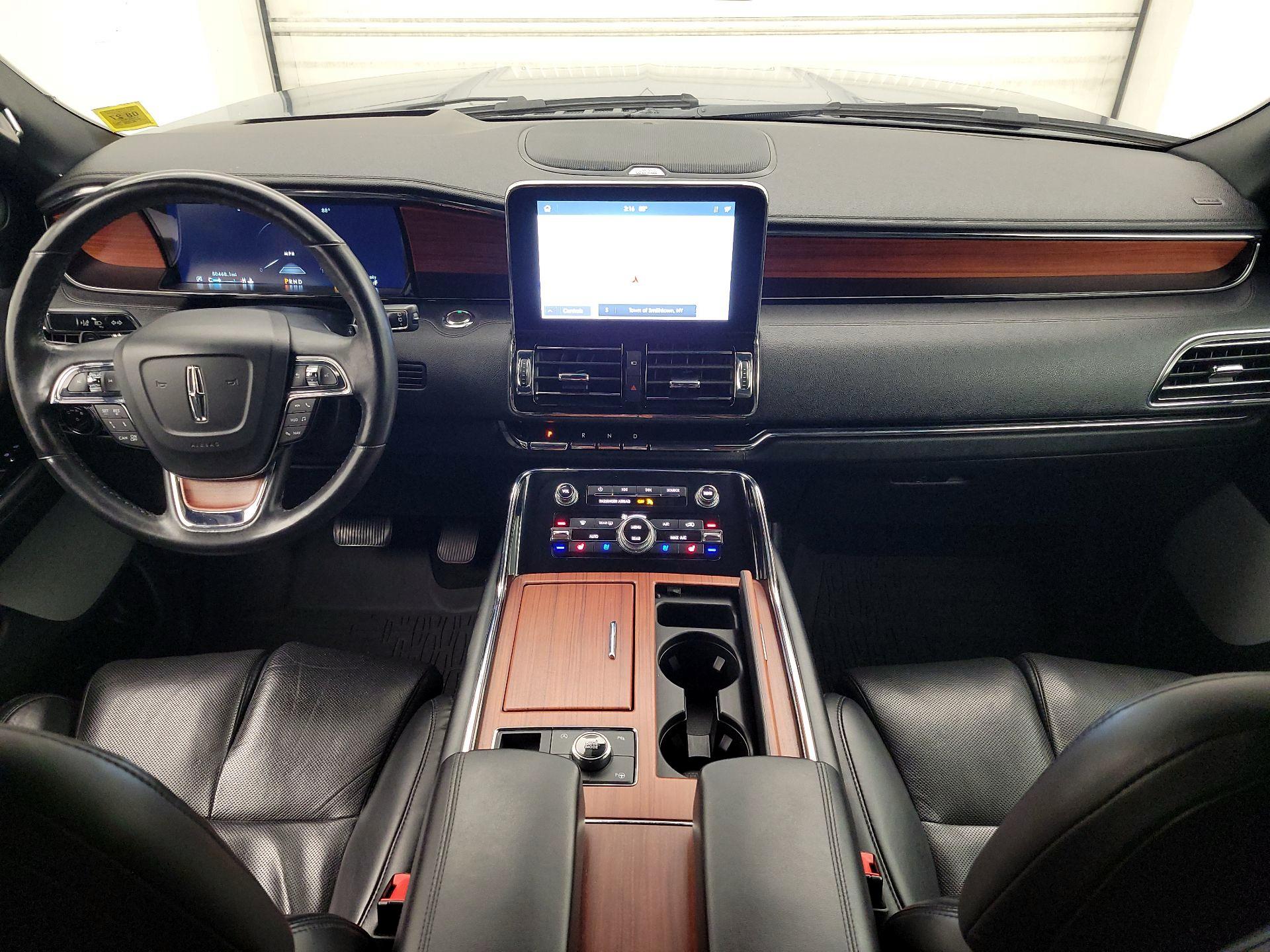 Thumbnail: 2020 Lincoln Navigator L - 9