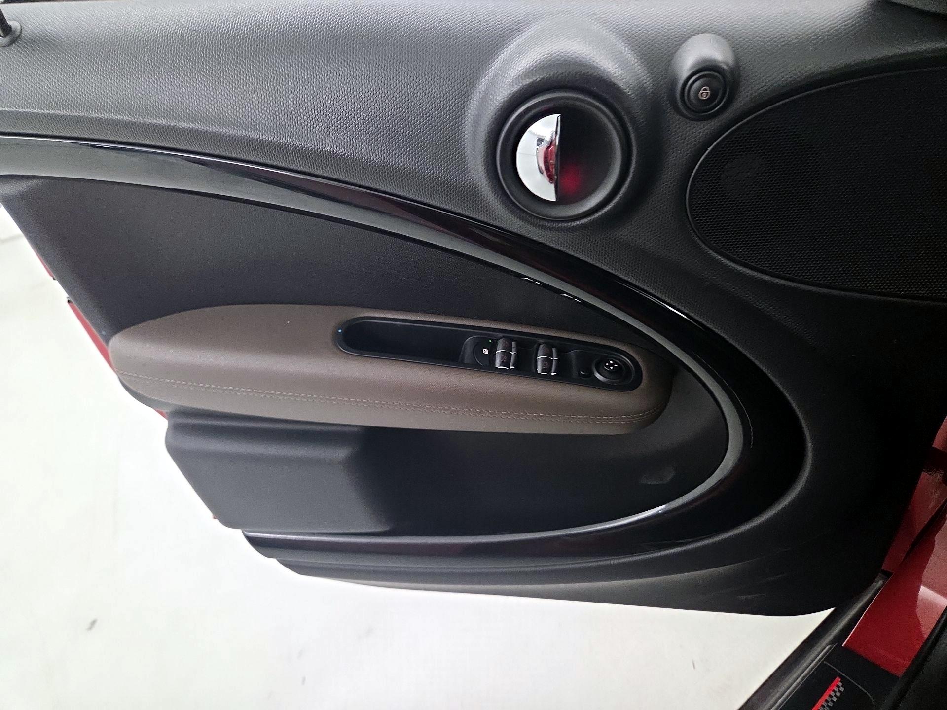Thumbnail: 2016 MINI Cooper Countryman - 12