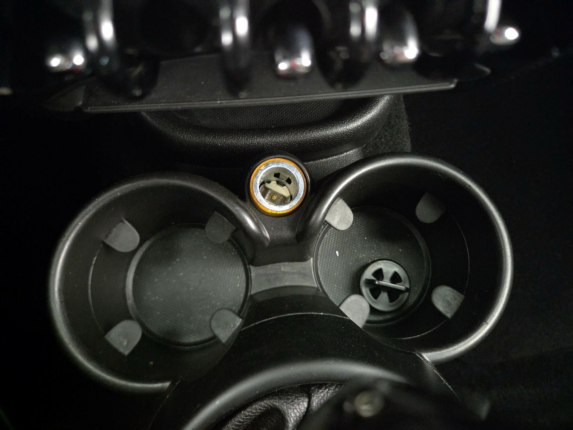 Thumbnail: 2016 MINI Cooper Countryman - 16
