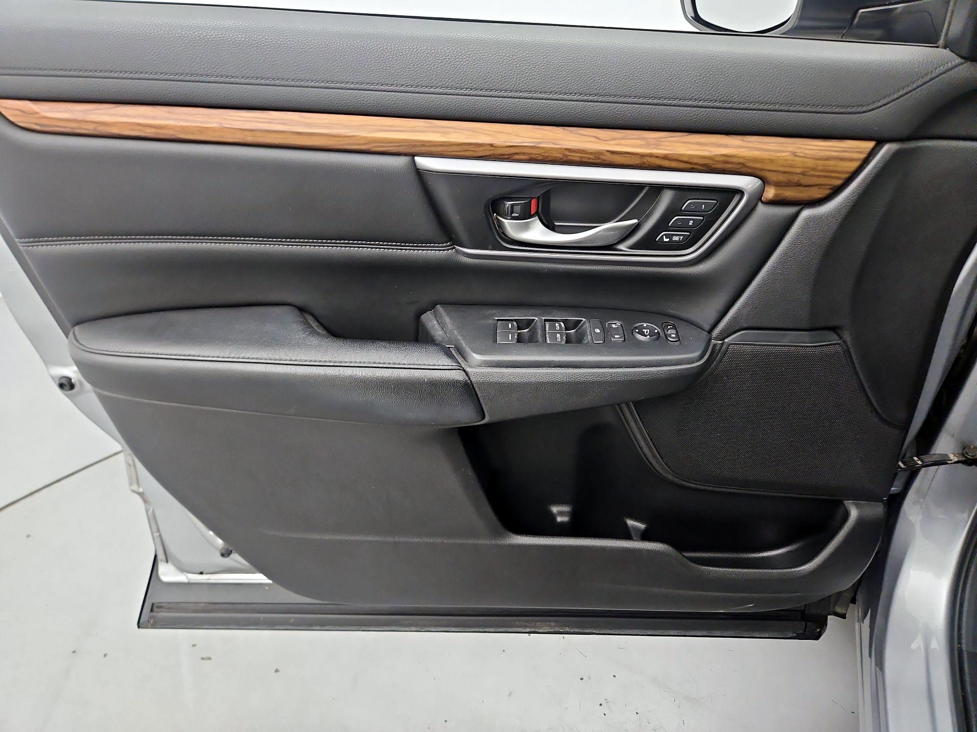 Thumbnail: 2017 Honda CR-V - 12