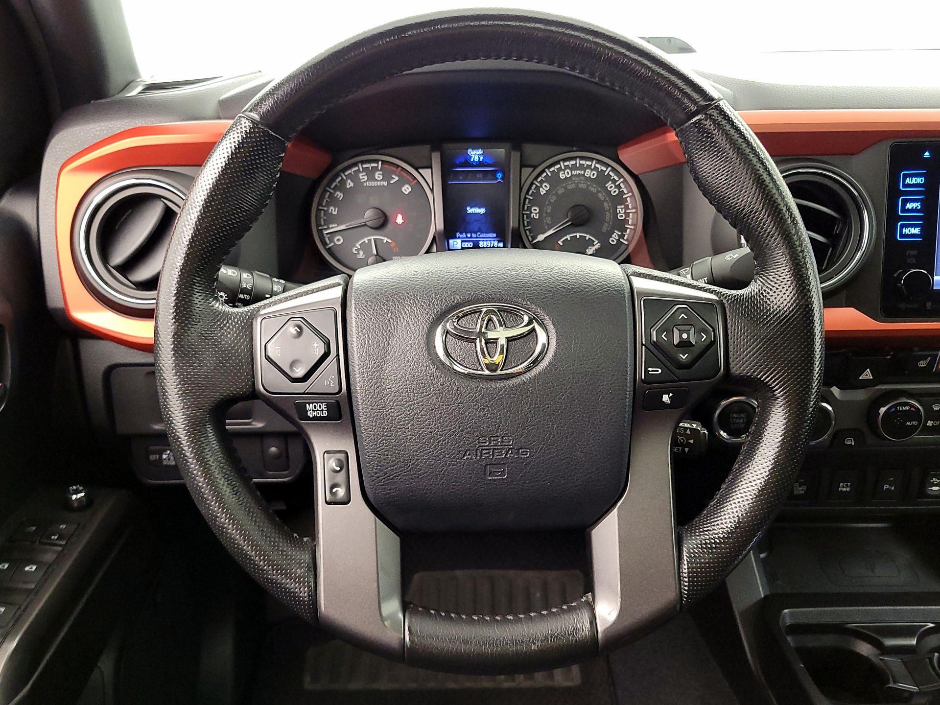Thumbnail: 2016 Toyota Tacoma - 10