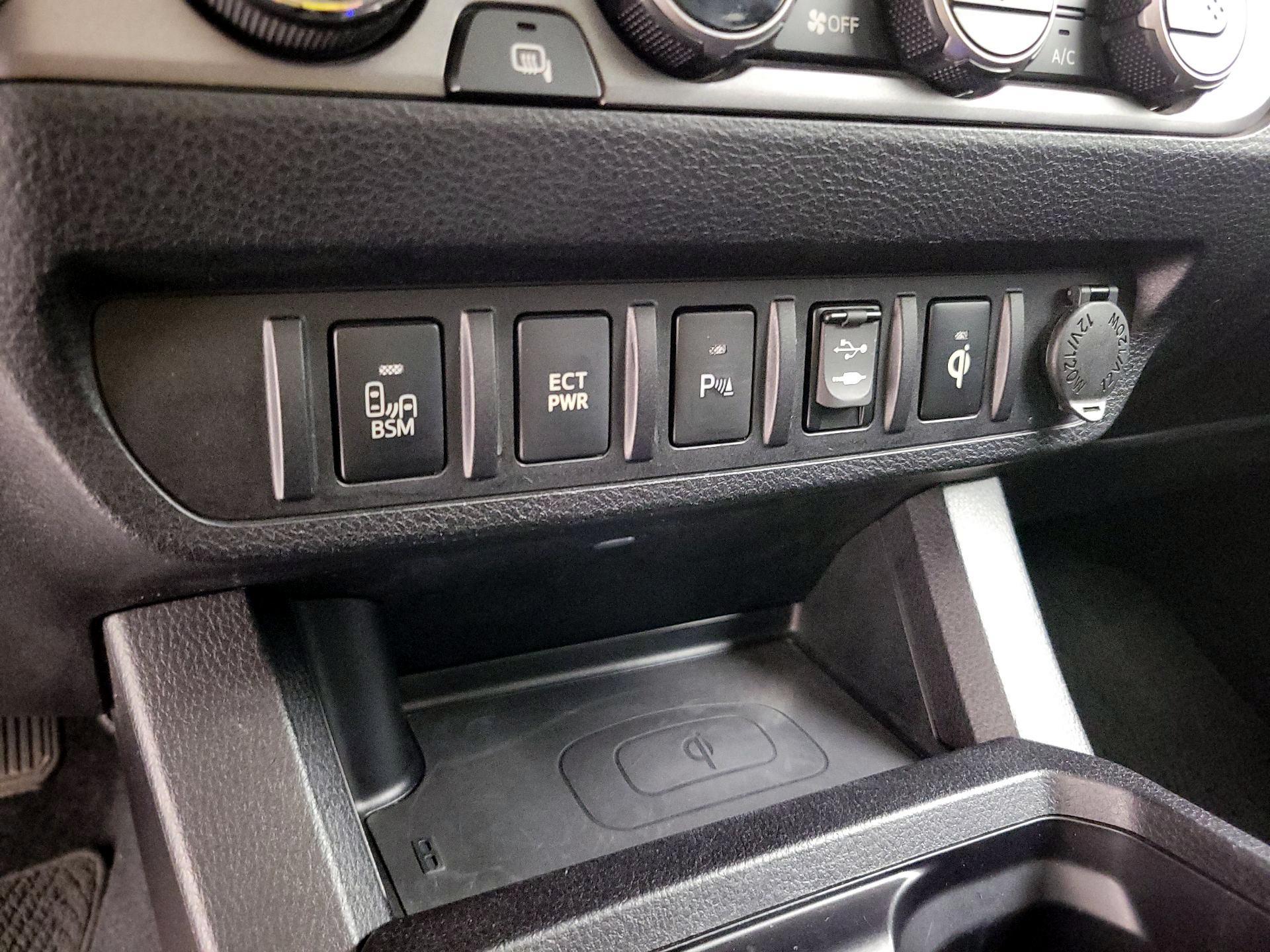 Thumbnail: 2016 Toyota Tacoma - 19