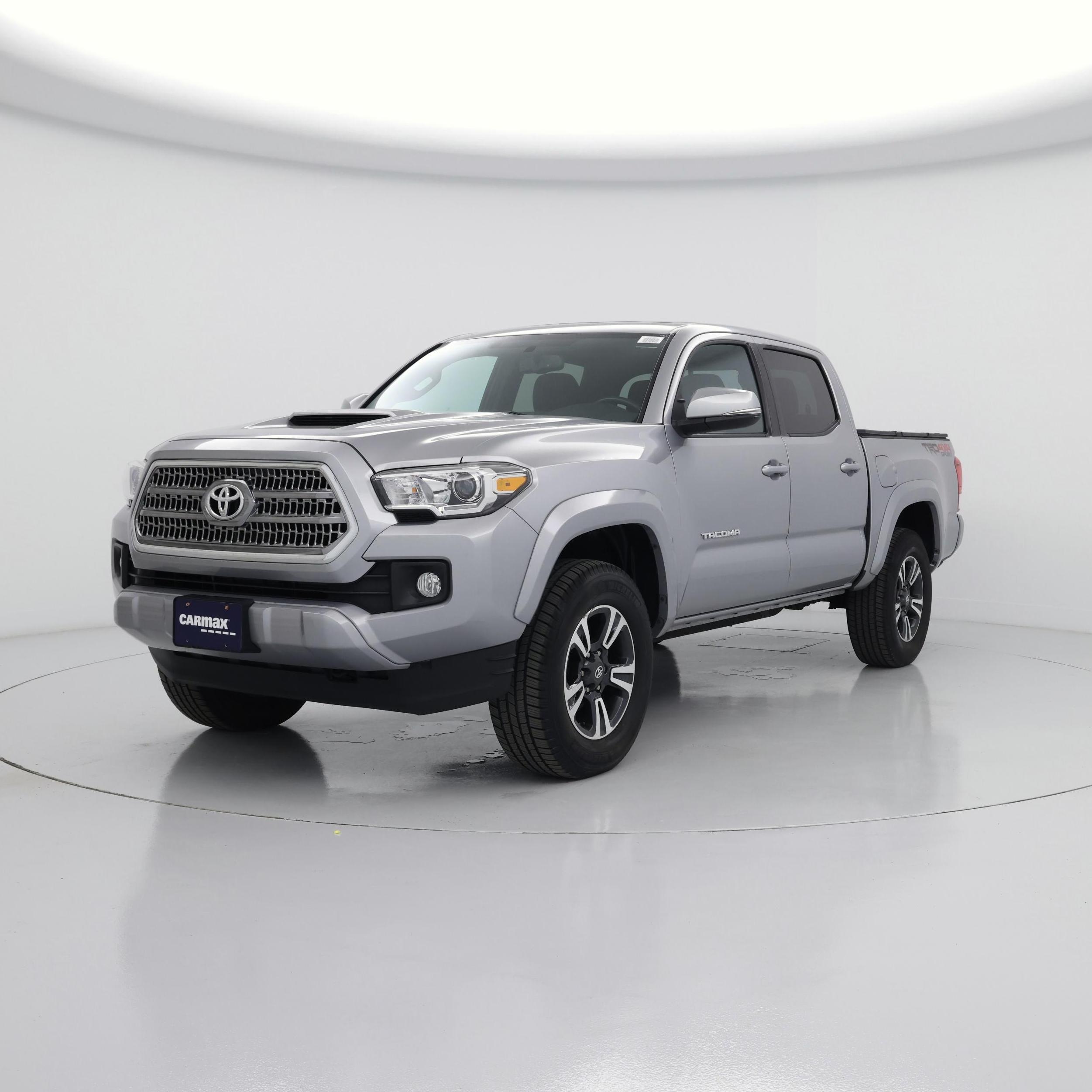 Thumbnail: 2016 Toyota Tacoma - 4