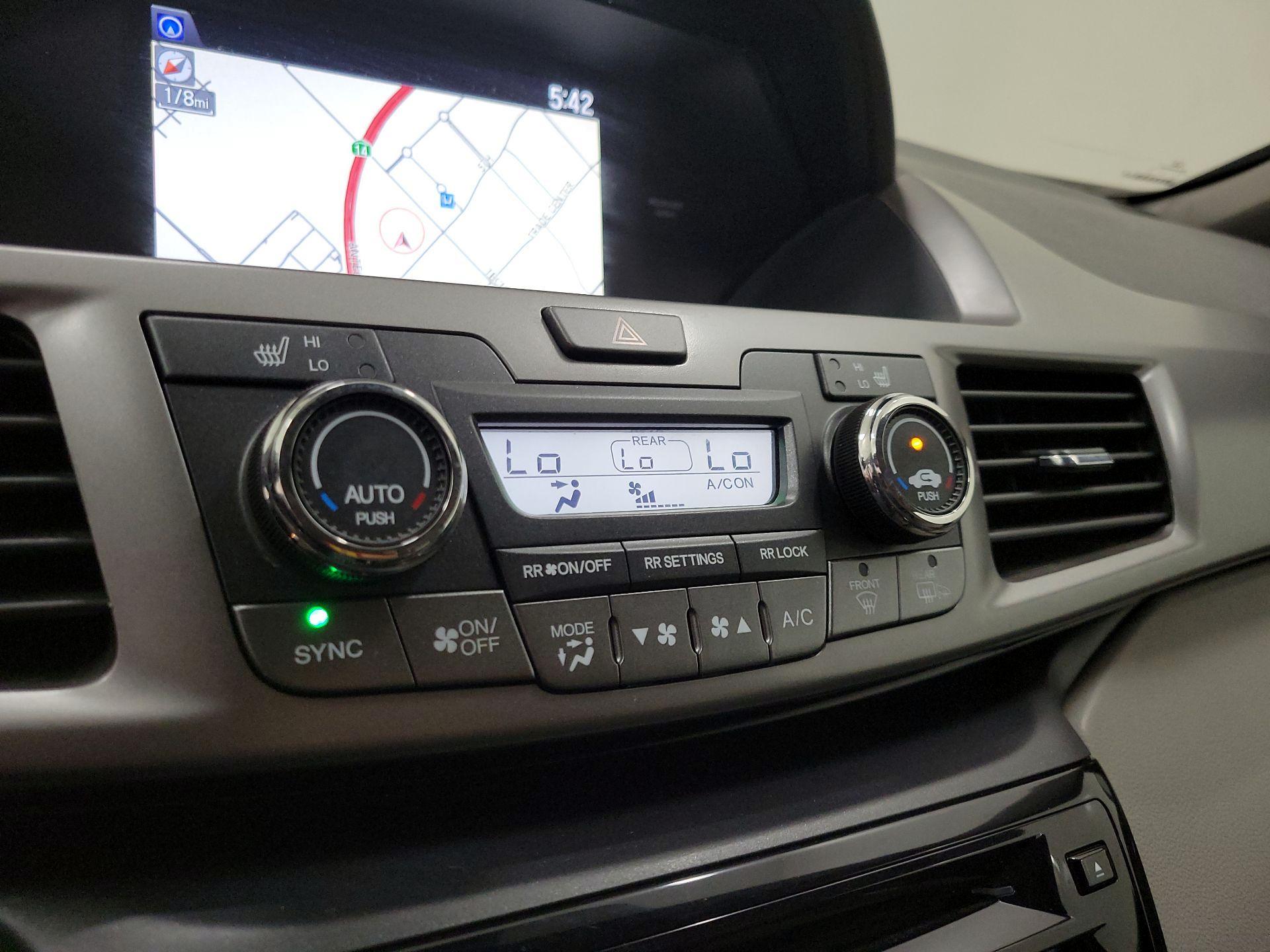 Thumbnail: 2016 Honda Odyssey - 17
