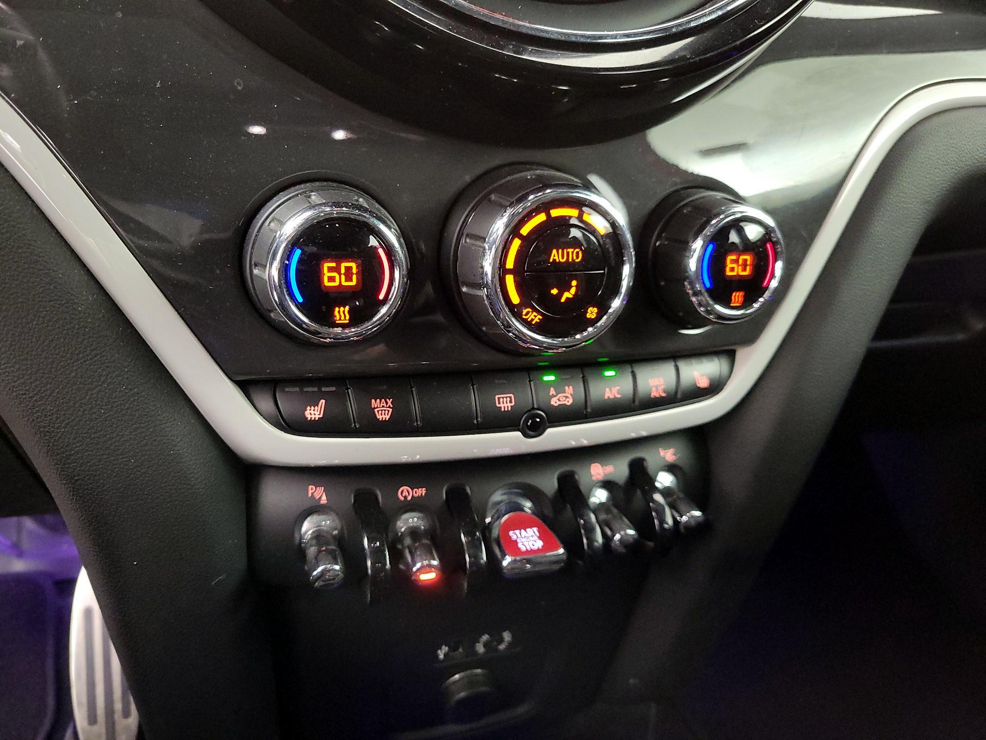 Thumbnail: 2017 MINI Cooper Countryman - 17