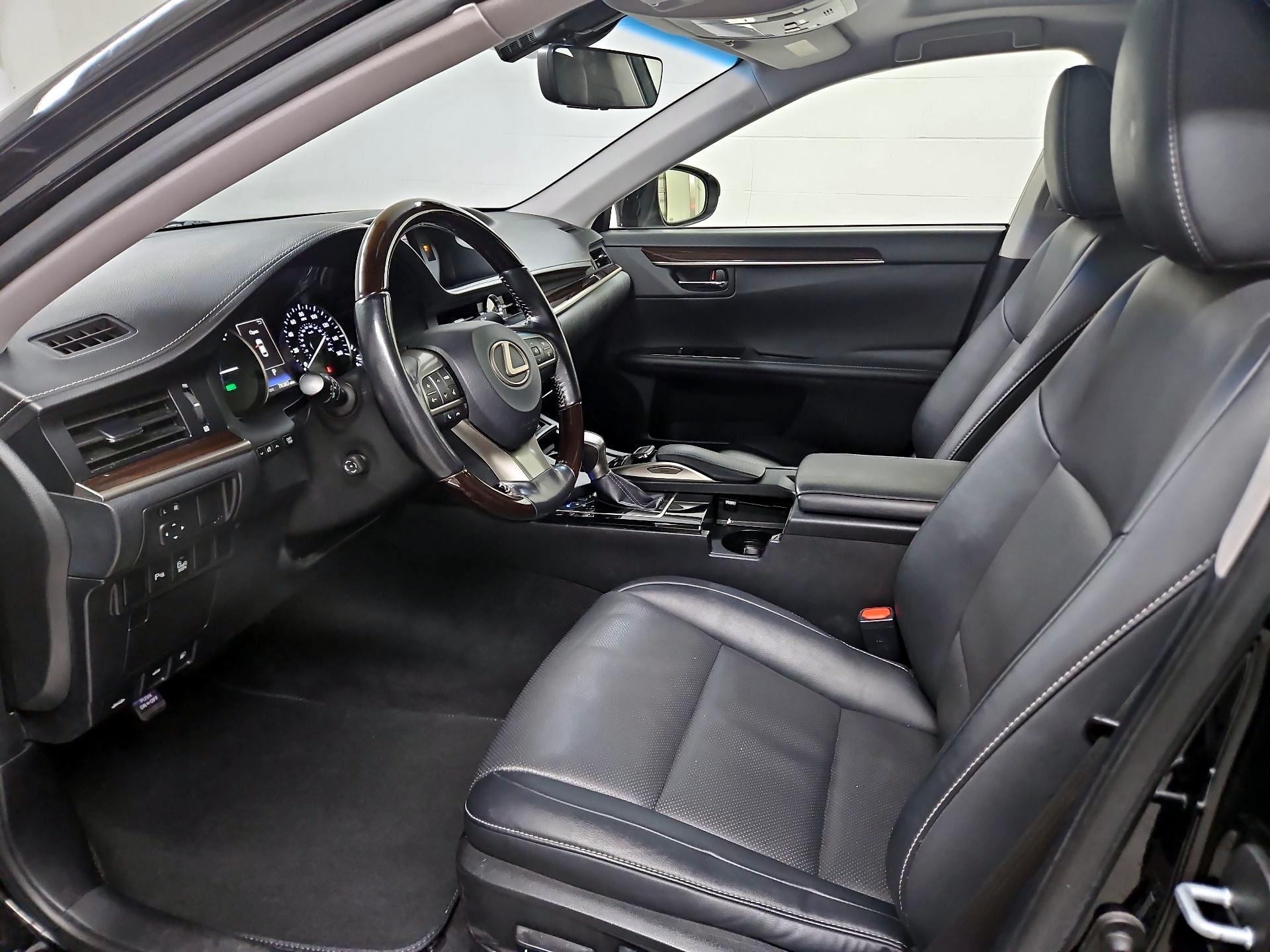 Thumbnail: 2016 Lexus ES - 11