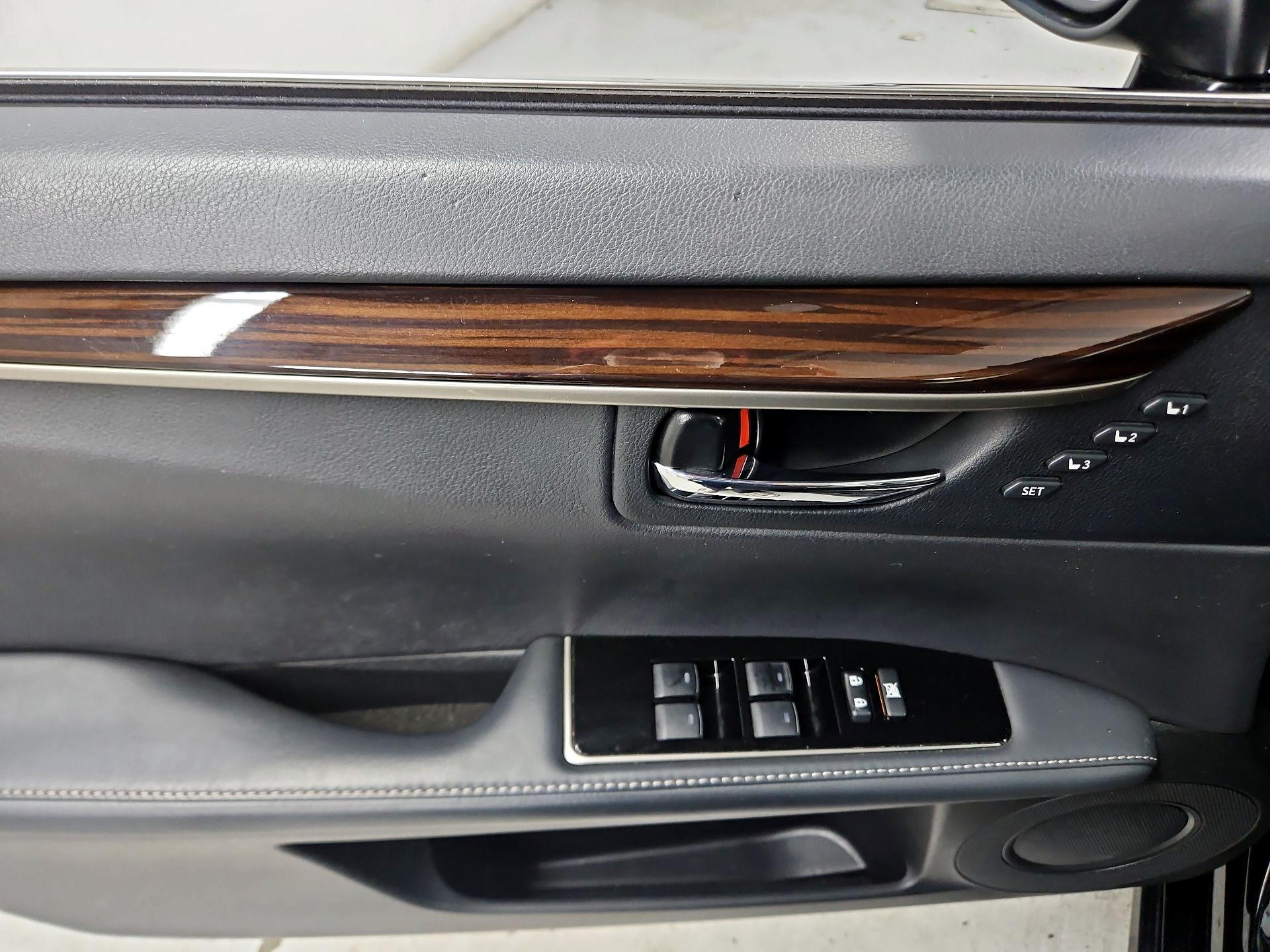 Thumbnail: 2016 Lexus ES - 12