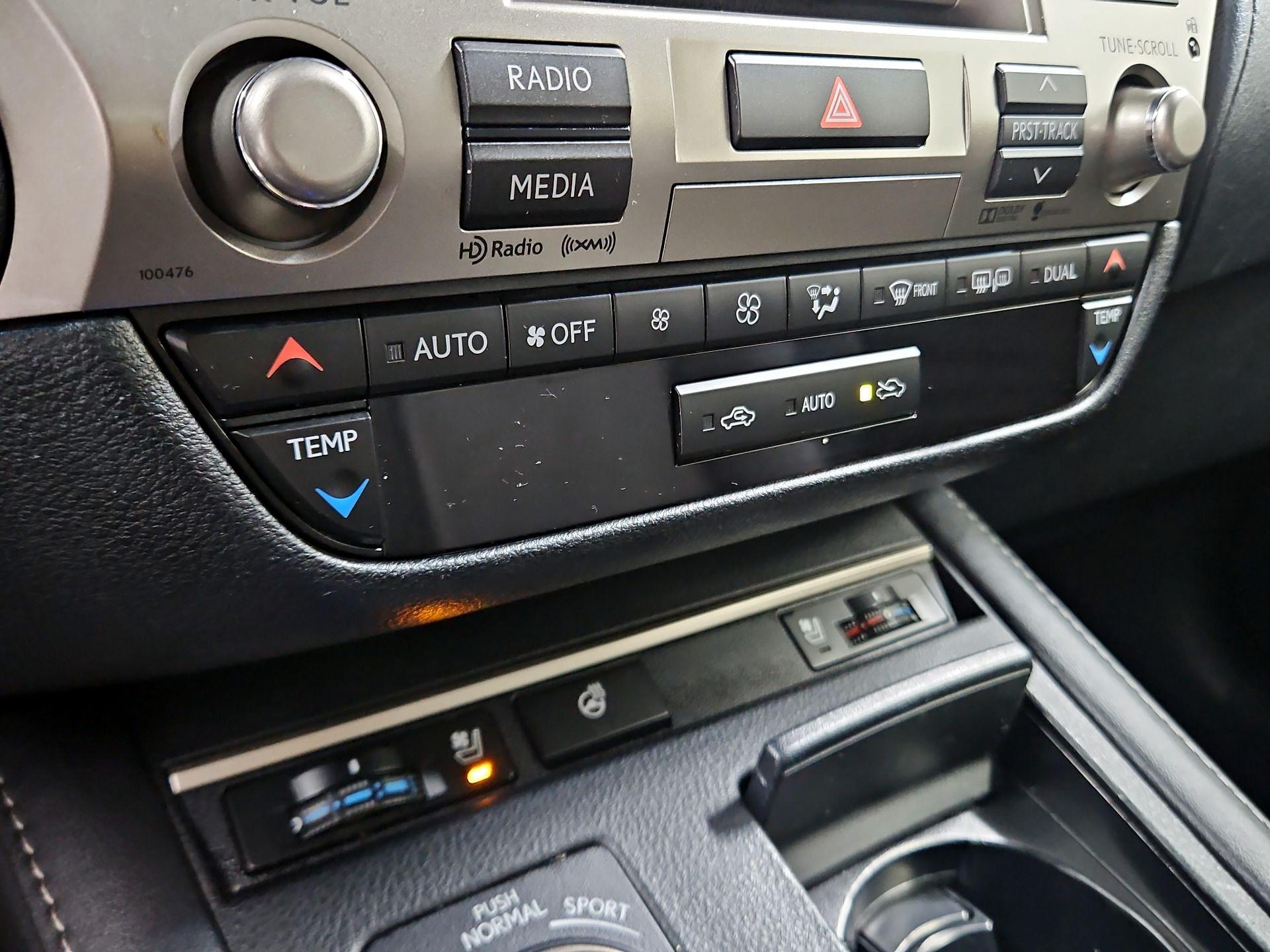 Thumbnail: 2016 Lexus ES - 16