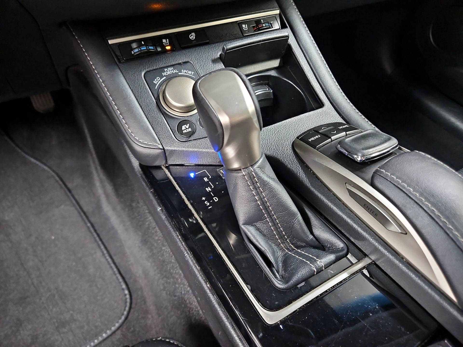 Thumbnail: 2016 Lexus ES - 17