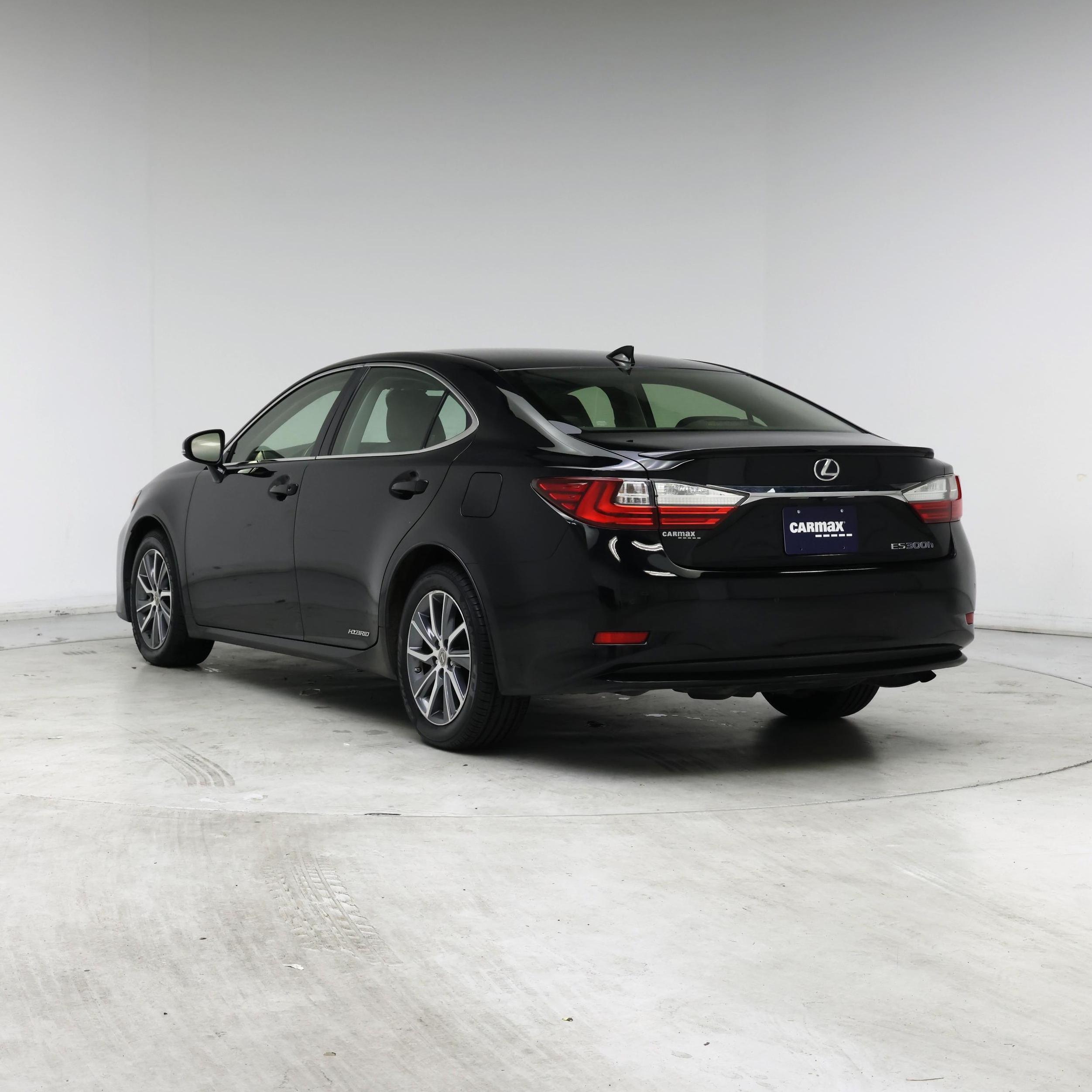 Thumbnail: 2016 Lexus ES - 2