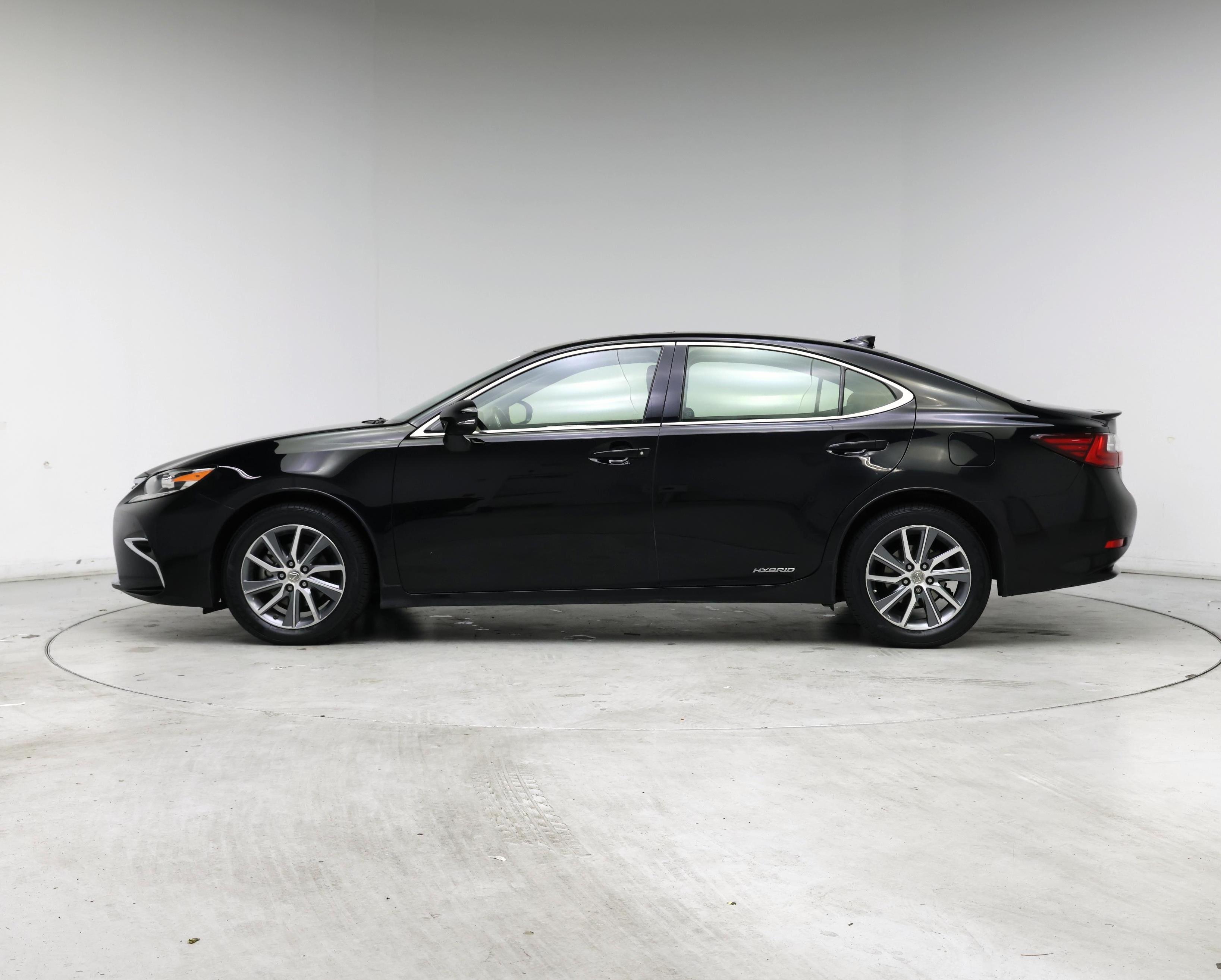 Thumbnail: 2016 Lexus ES - 3